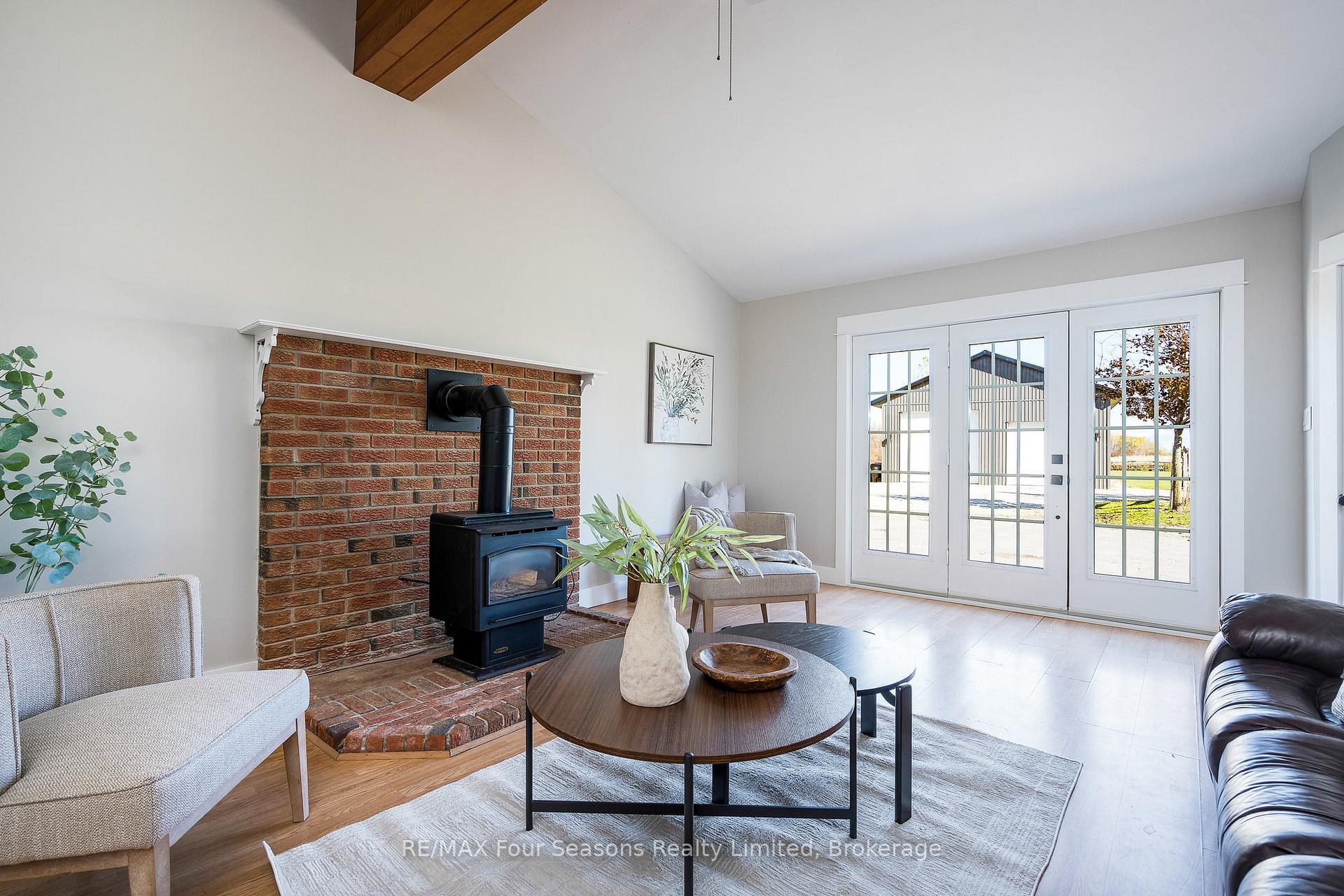 Photo 13 of 475 Lyons Court, Wasaga Beach — HOMEH