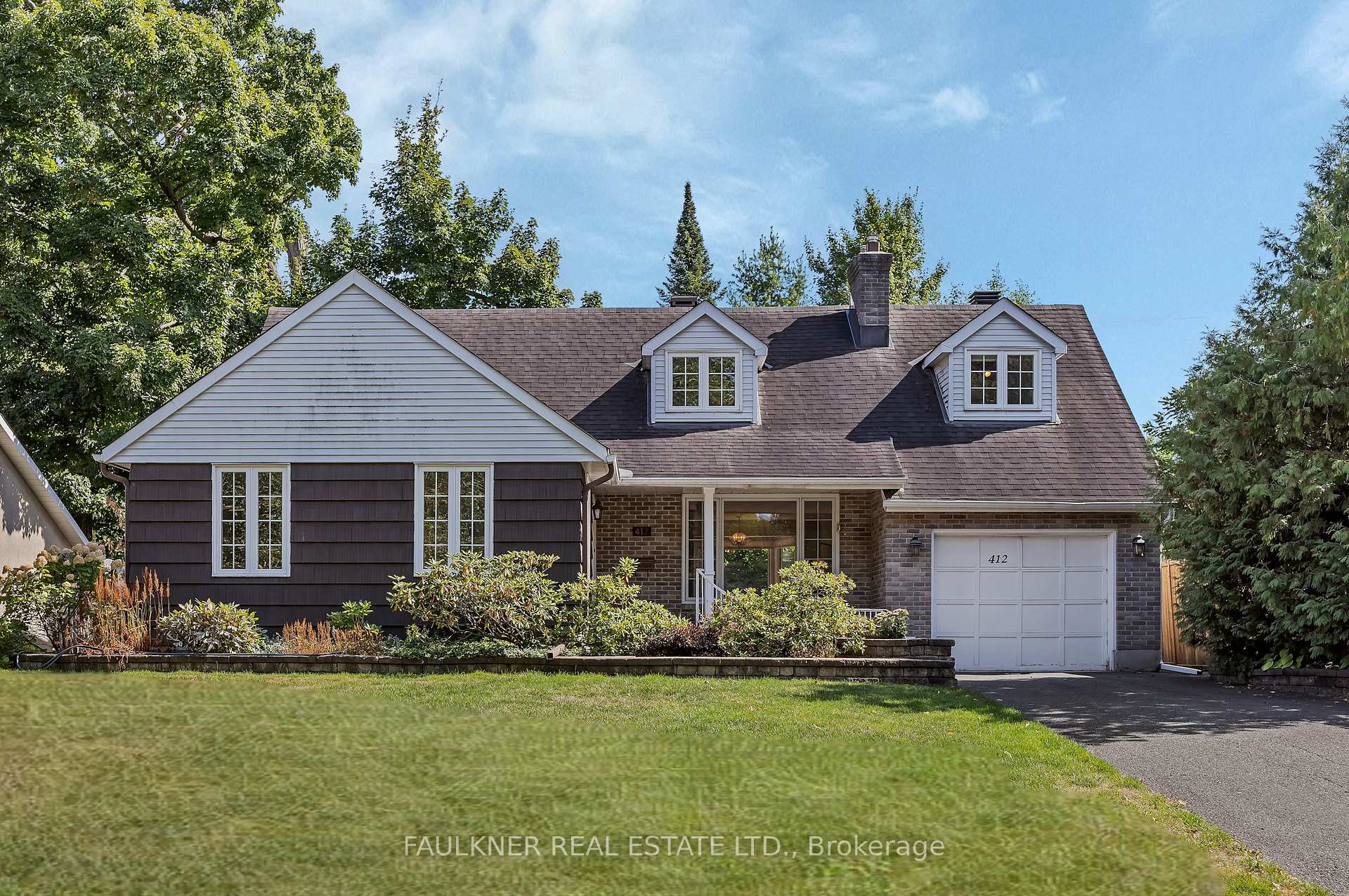 Front of 412 Thessaly Circle