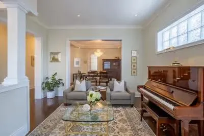 Photo 2 of 203 Hunterwood Chase, Vaughan, Rural Vaughan — HOMEH