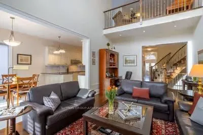 Photo 7 of 203 Hunterwood Chase, Vaughan, Rural Vaughan — HOMEH