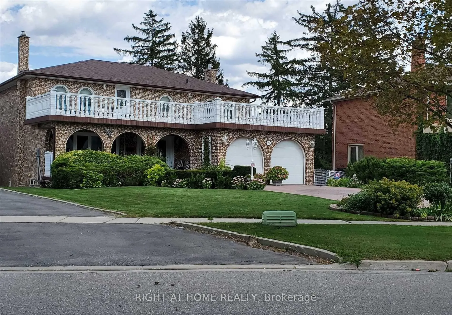 Photo 1 of 28 Wigwoss Drive, Vaughan, East Woodbridge — HOMEH