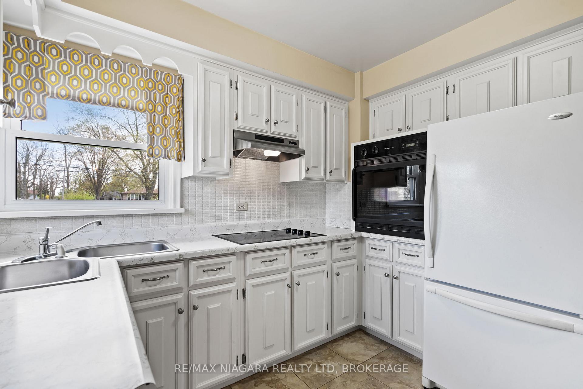 Photo 9 of 11692 Burnaby Road, Wainfleet, Marshville/Winger — HOMEH