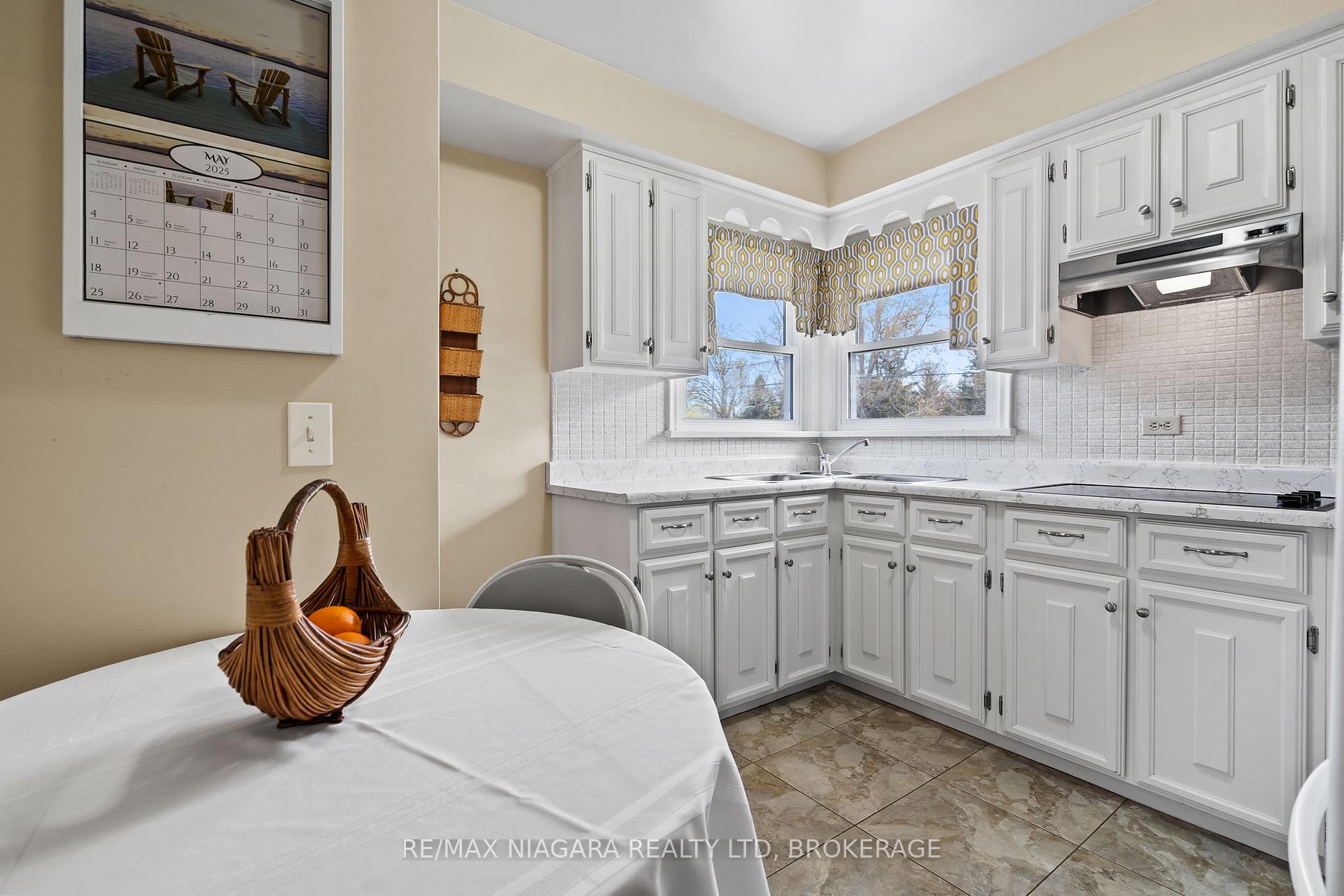 Photo 10 of 11692 Burnaby Road, Wainfleet, Marshville/Winger — HOMEH
