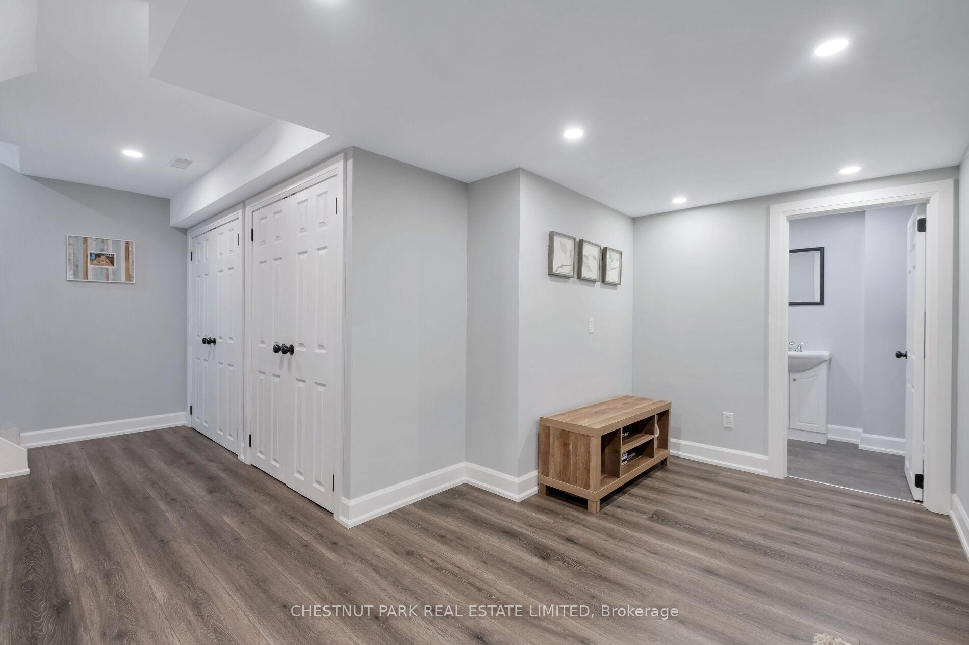 Photo 31 of 5 Bolster Lane, Uxbridge — HOMEH