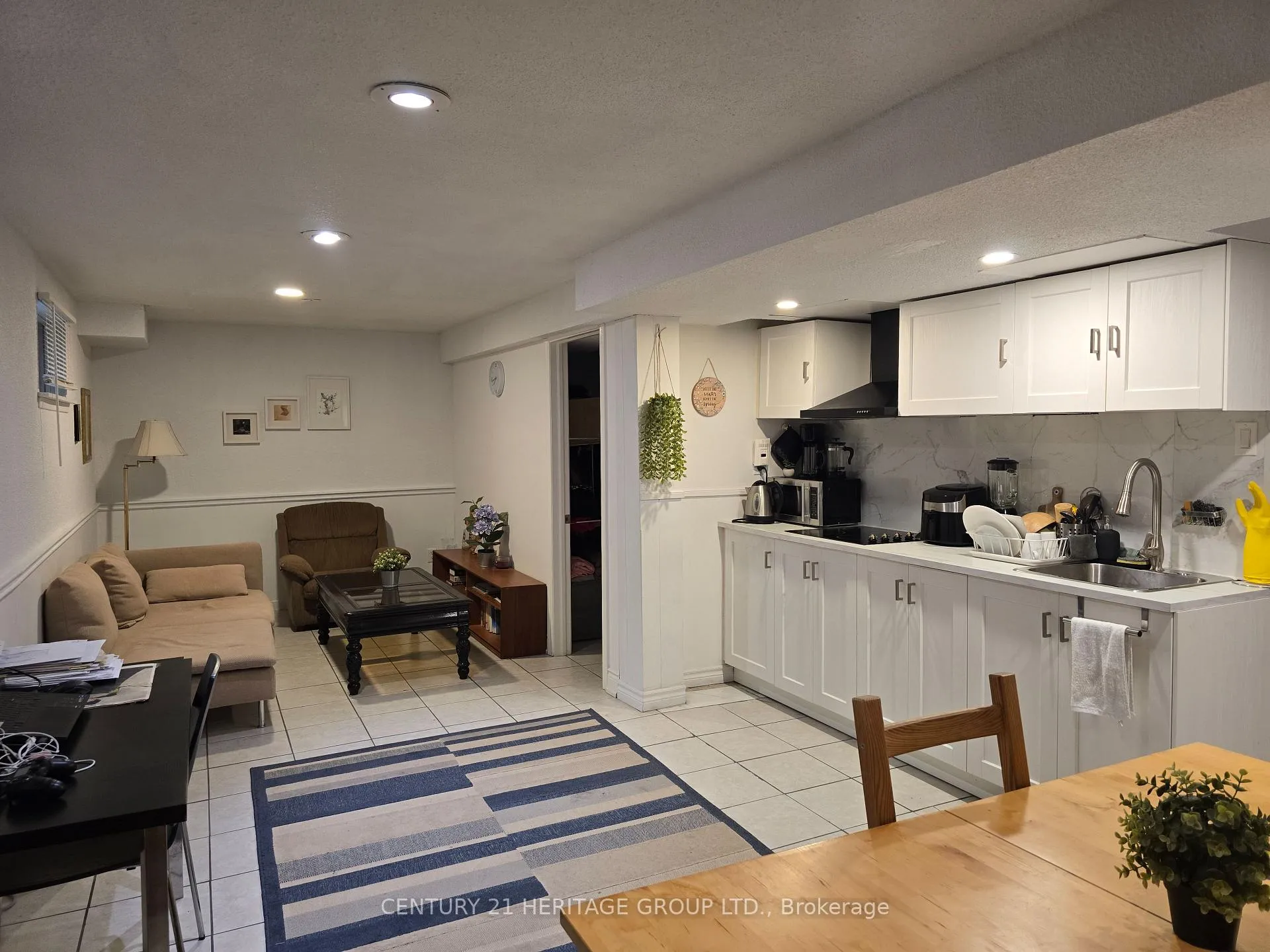 Photo 2 of 21 Laurel Valley Court N, Vaughan, Glen Shields — HOMEH
