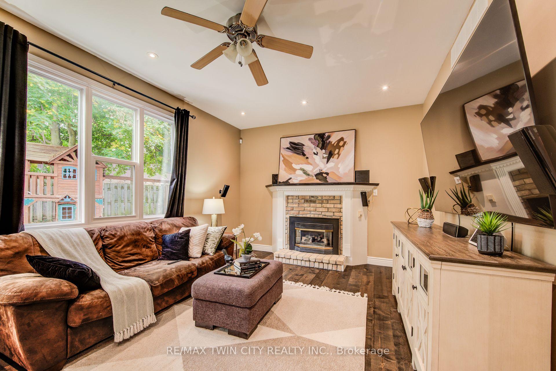 Photo 1 of 295 Wiltshire Place, Waterloo — HOMEH