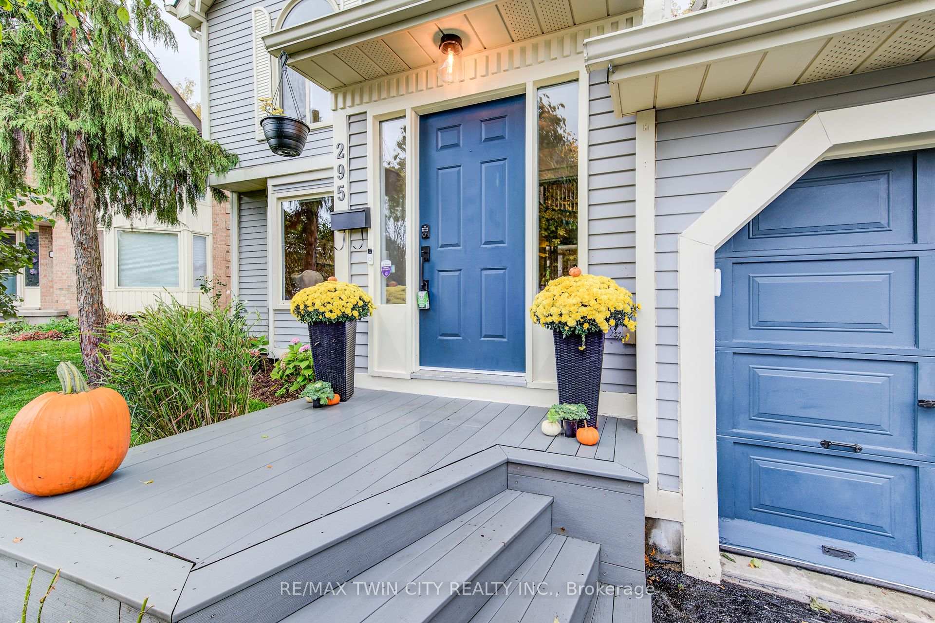 Photo 4 of 295 Wiltshire Place, Waterloo — HOMEH