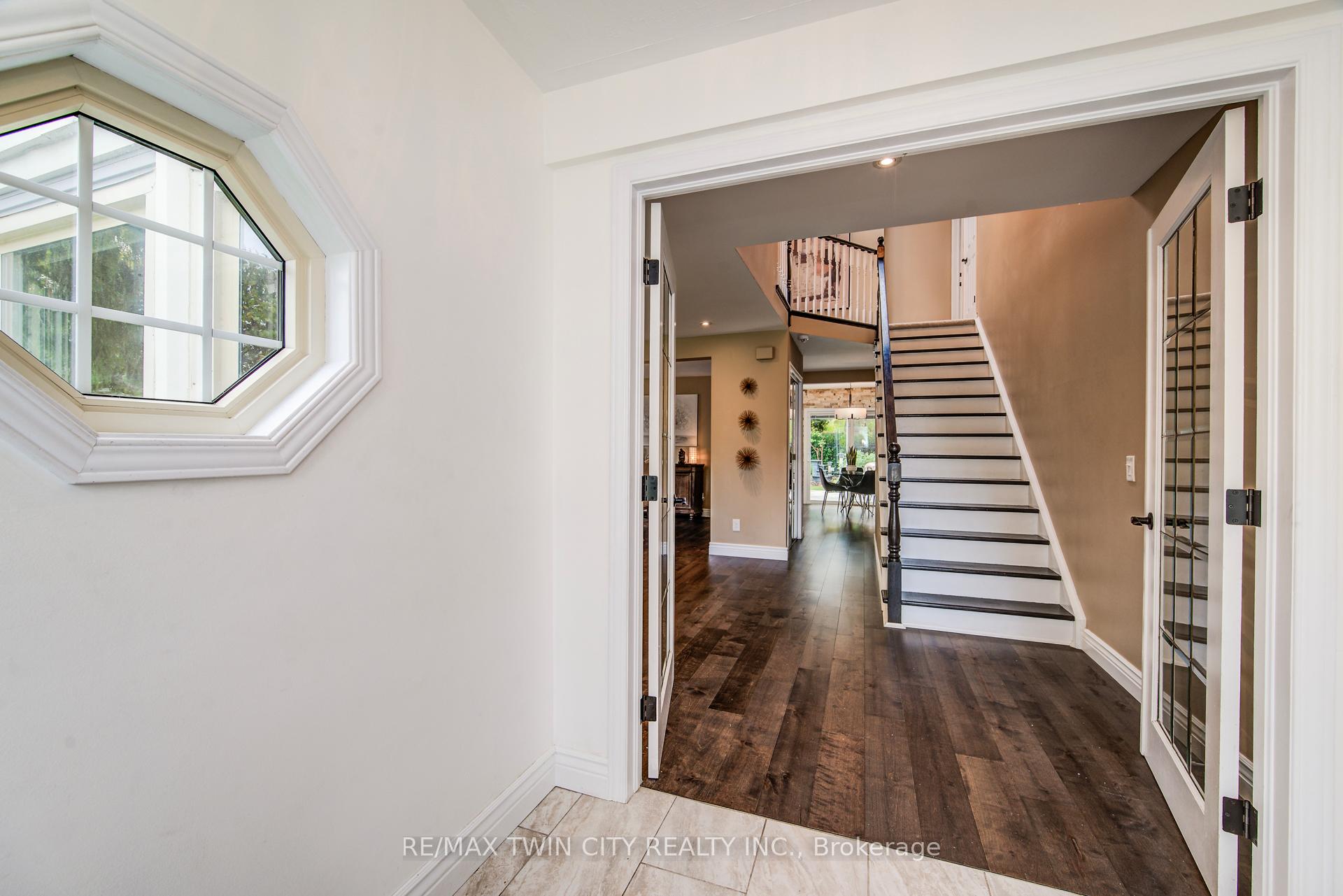 Photo 6 of 295 Wiltshire Place, Waterloo — HOMEH