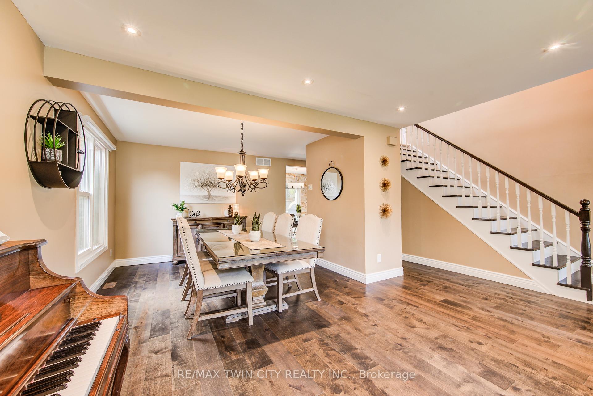 Photo 8 of 295 Wiltshire Place, Waterloo — HOMEH