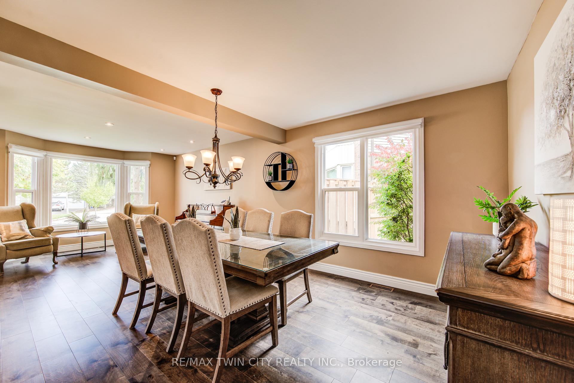 Photo 10 of 295 Wiltshire Place, Waterloo — HOMEH