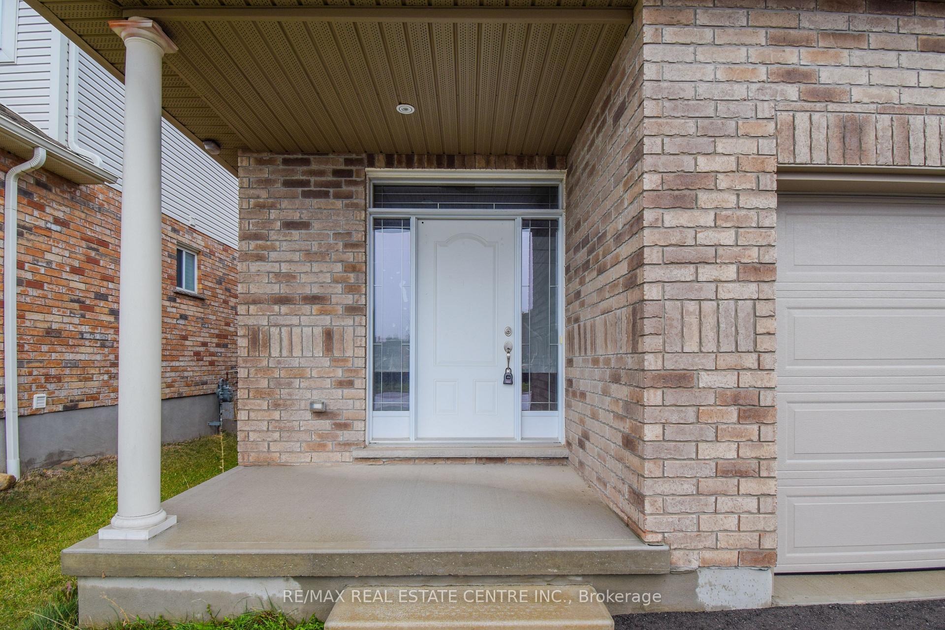 Photo 4 of 520 Sundew Drive, Waterloo, Beechwood — HOMEH