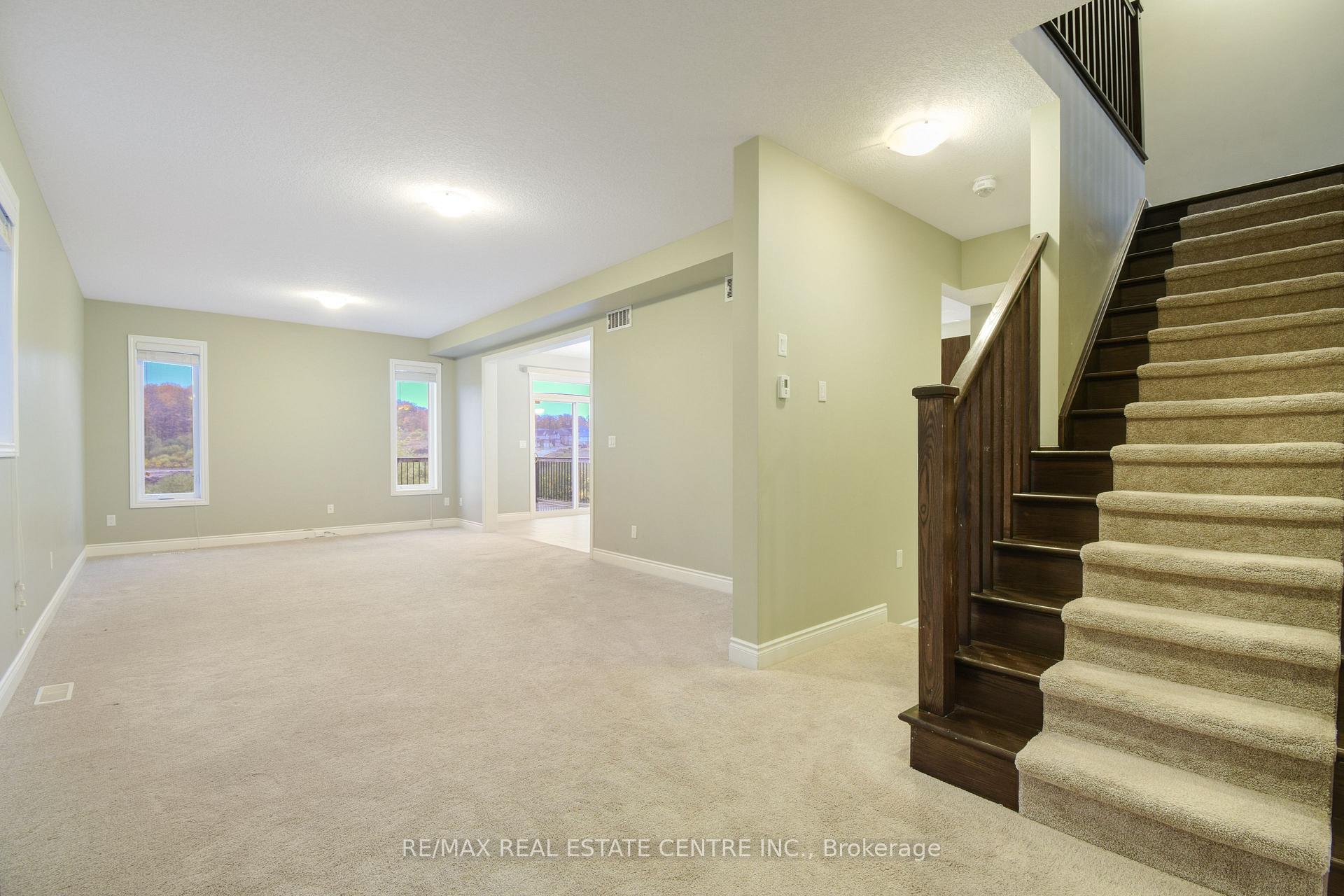 Photo 10 of 520 Sundew Drive, Waterloo, Beechwood — HOMEH