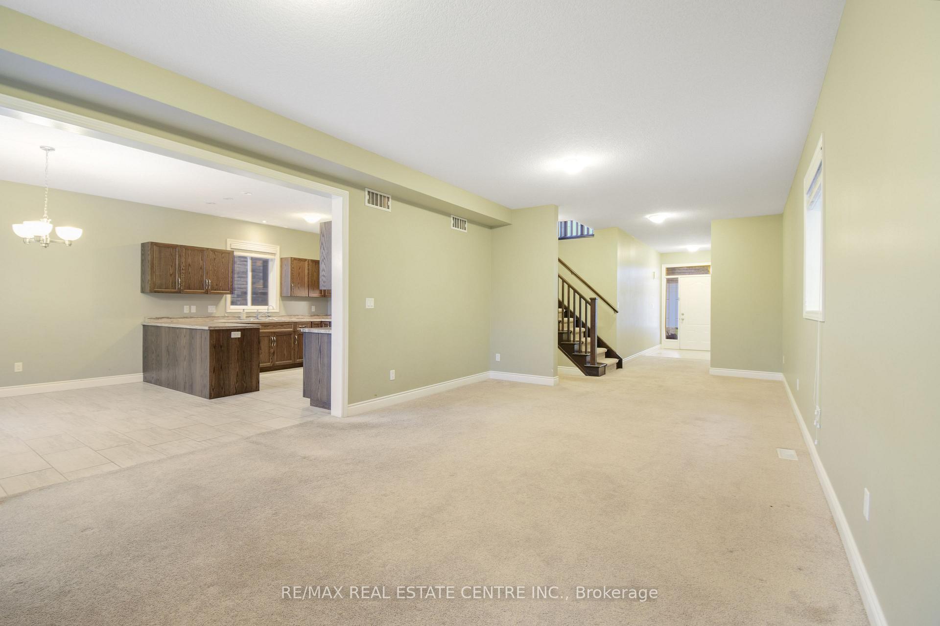Photo 12 of 520 Sundew Drive, Waterloo, Beechwood — HOMEH