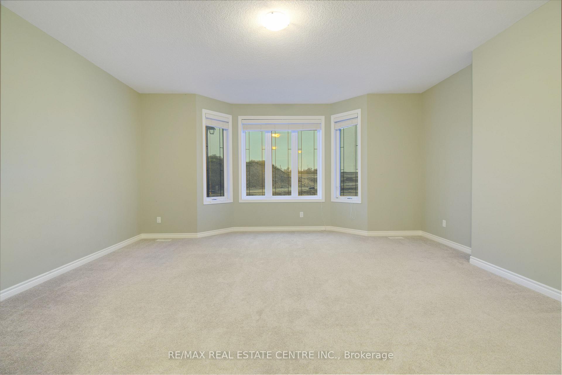 Photo 19 of 520 Sundew Drive, Waterloo, Beechwood — HOMEH