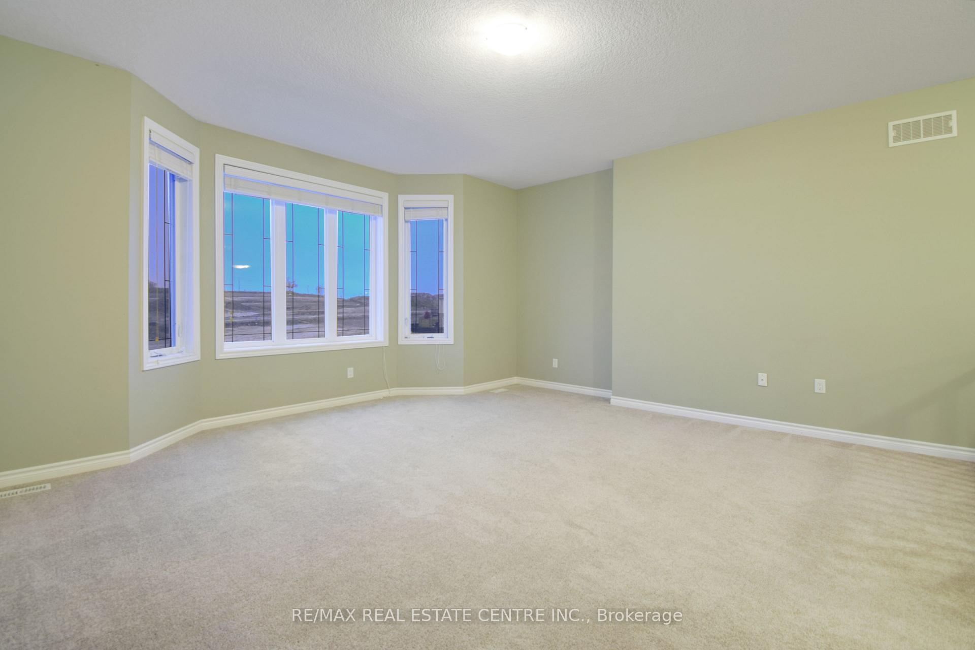 Photo 20 of 520 Sundew Drive, Waterloo, Beechwood — HOMEH