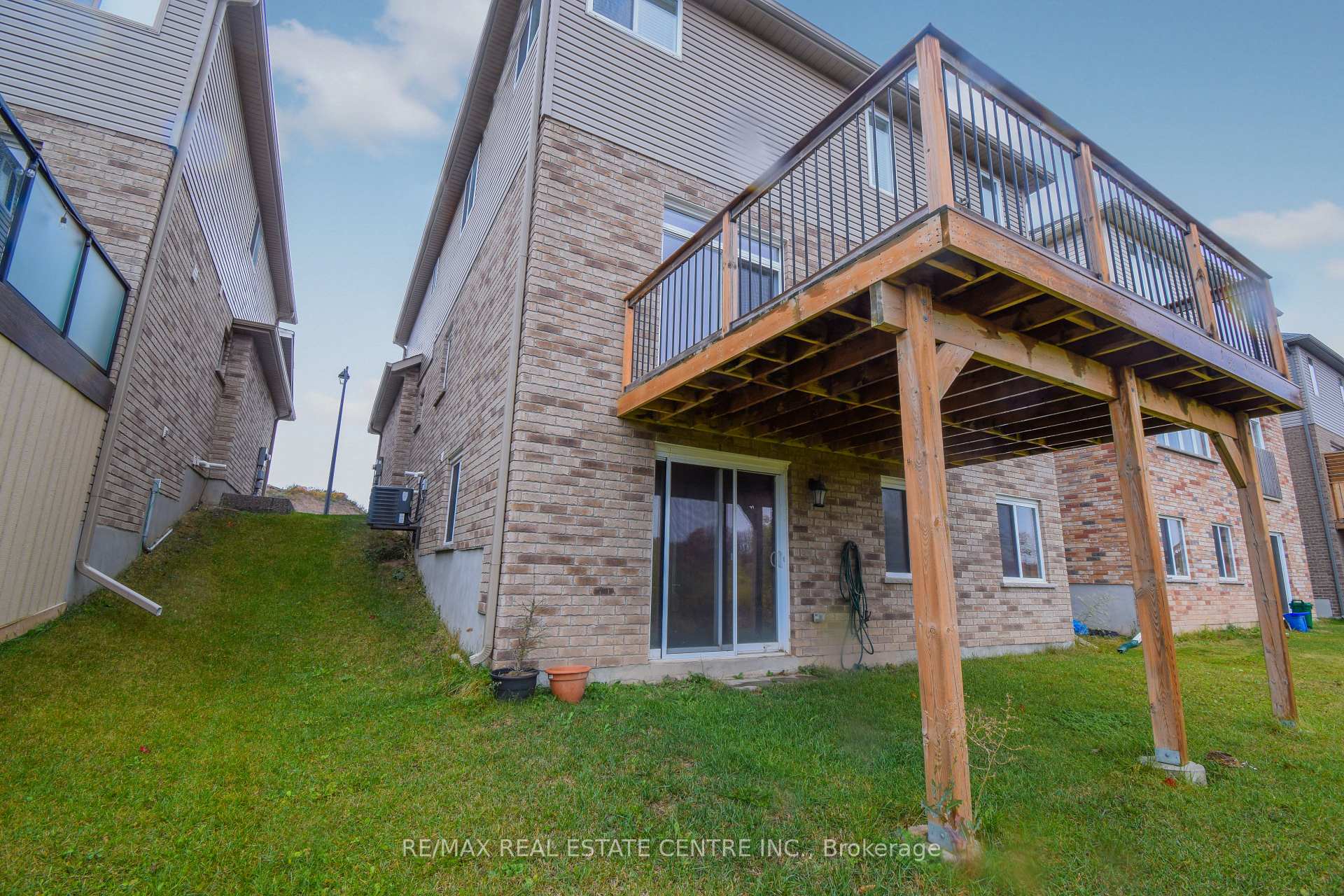 Photo 36 of 520 Sundew Drive, Waterloo, Beechwood — HOMEH