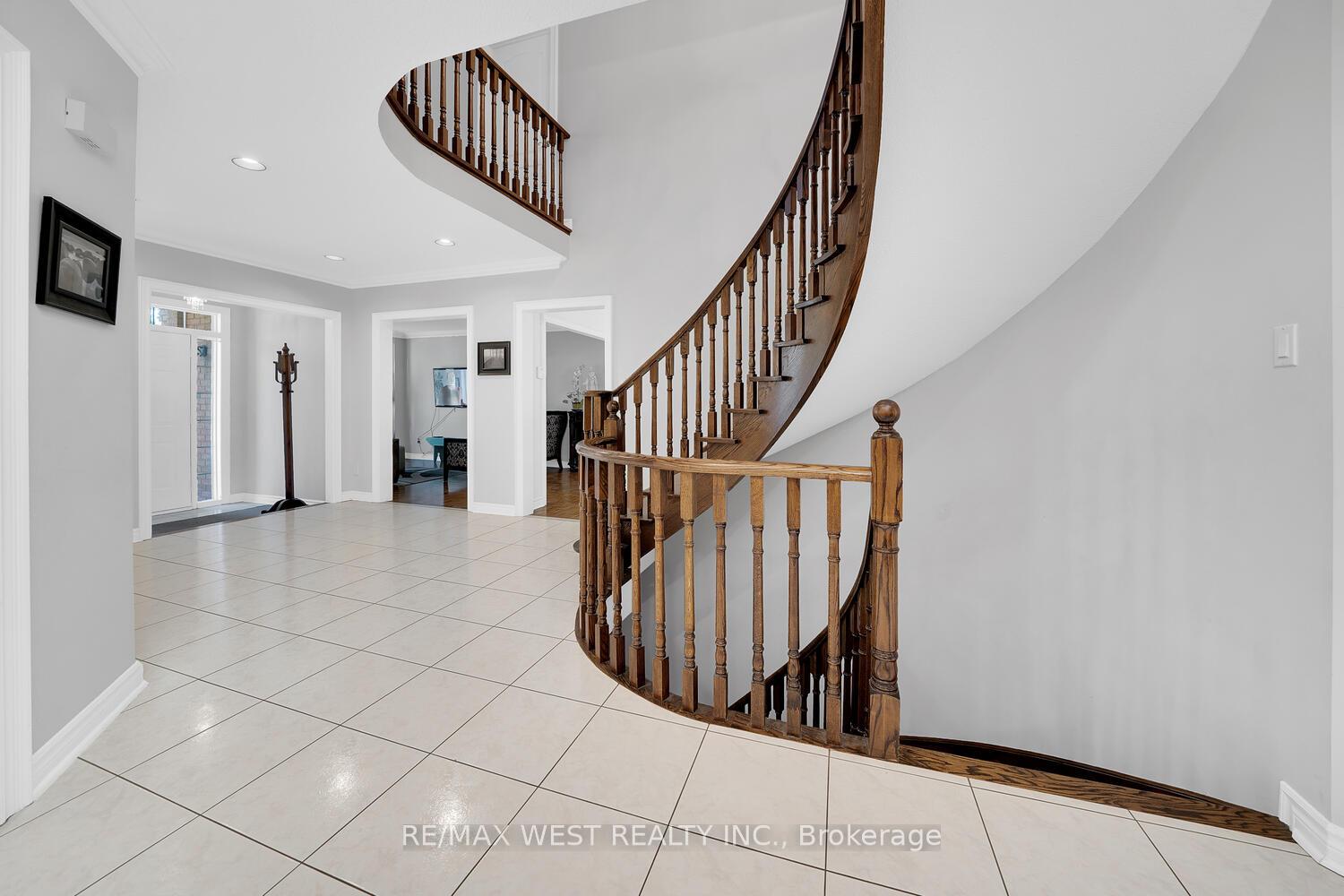 Photo 5 of 38 John Kline Lane, Vaughan, Kleinburg — HOMEH