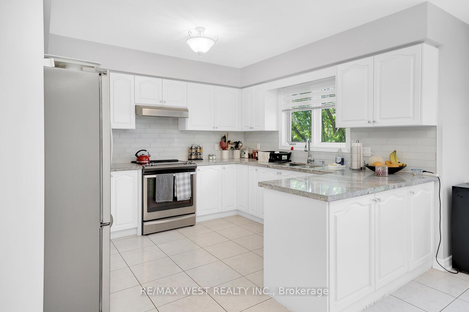 Photo 9 of 38 John Kline Lane, Vaughan, Kleinburg — HOMEH