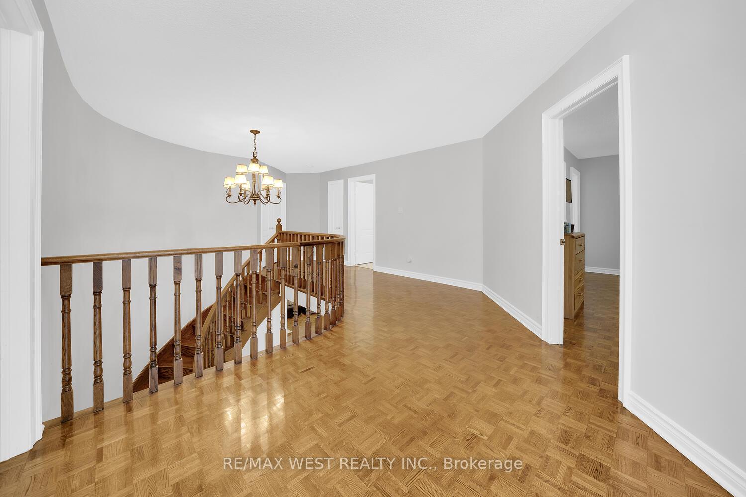 Photo 24 of 38 John Kline Lane, Vaughan, Kleinburg — HOMEH
