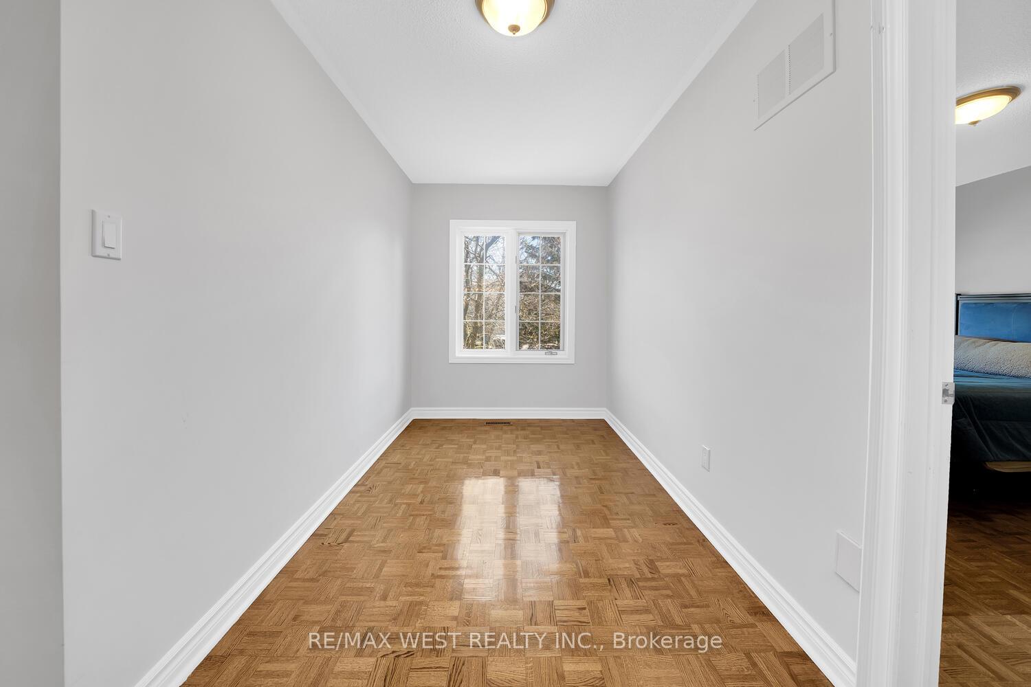 Photo 25 of 38 John Kline Lane, Vaughan, Kleinburg — HOMEH