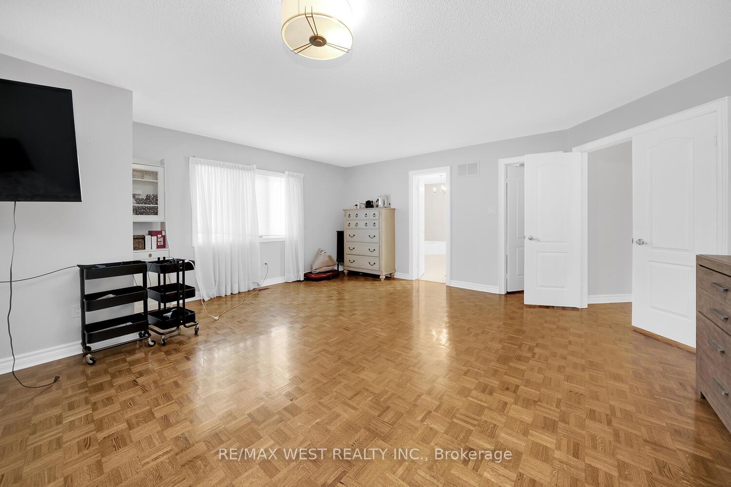 Photo 27 of 38 John Kline Lane, Vaughan, Kleinburg — HOMEH