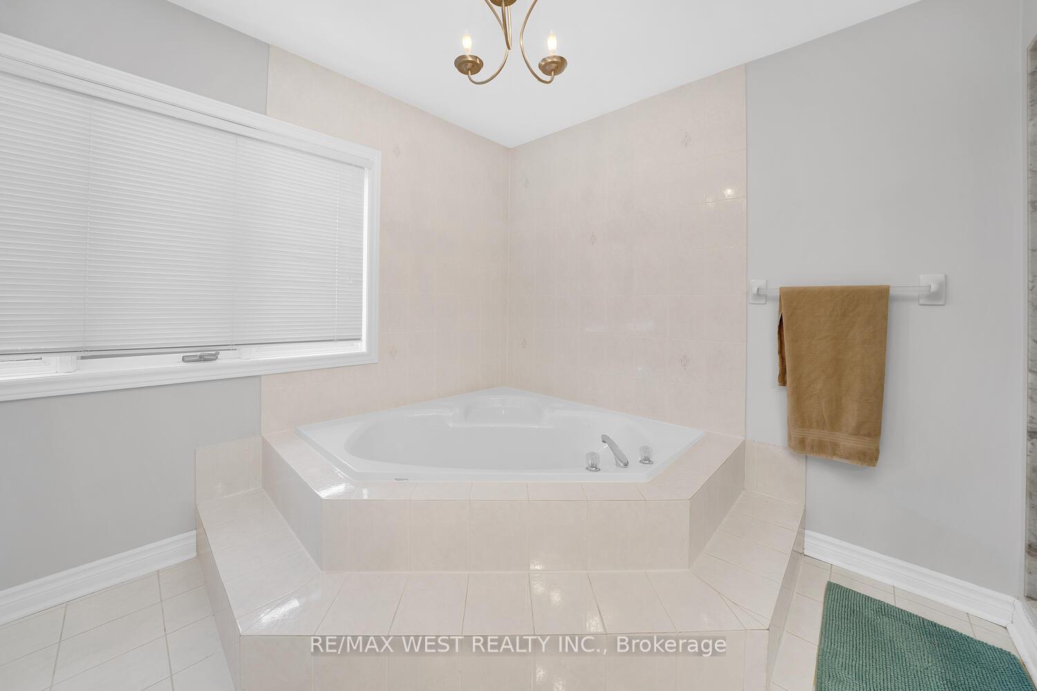 Photo 29 of 38 John Kline Lane, Vaughan, Kleinburg — HOMEH