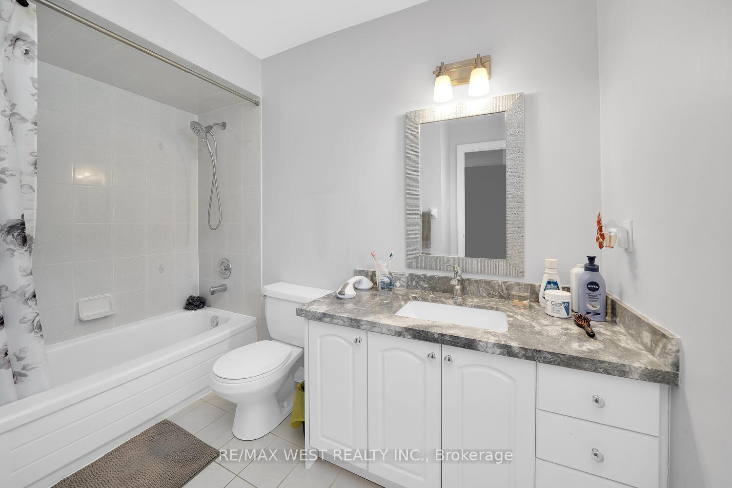 Photo 35 of 38 John Kline Lane, Vaughan, Kleinburg — HOMEH
