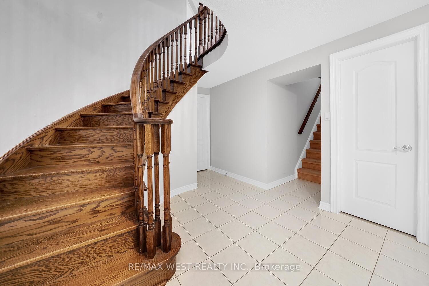 Photo 39 of 38 John Kline Lane, Vaughan, Kleinburg — HOMEH