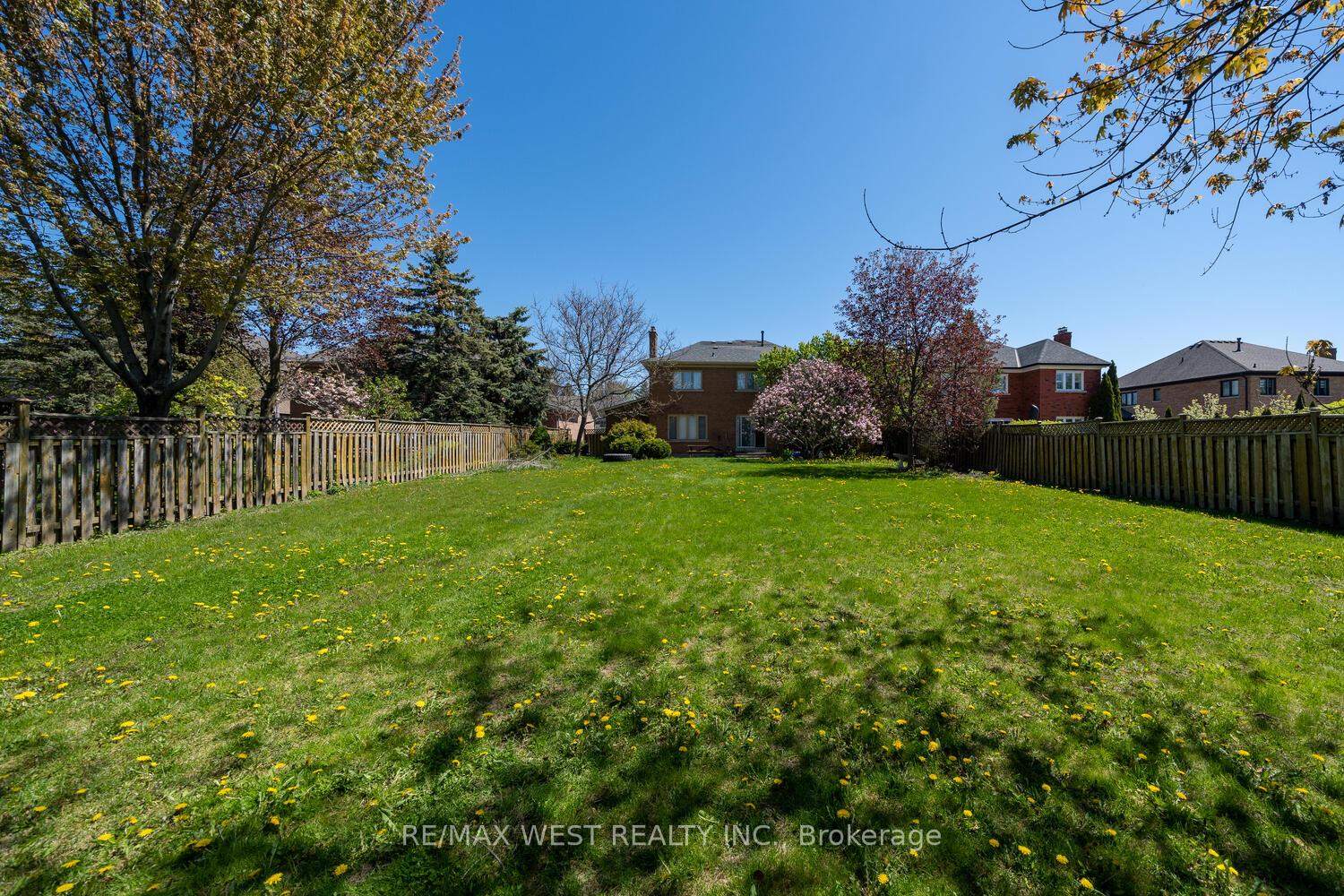 Photo 43 of 38 John Kline Lane, Vaughan, Kleinburg — HOMEH