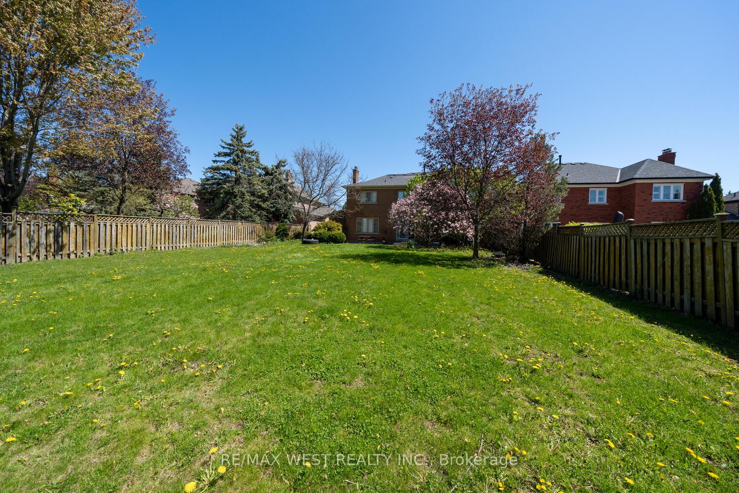 Photo 44 of 38 John Kline Lane, Vaughan, Kleinburg — HOMEH