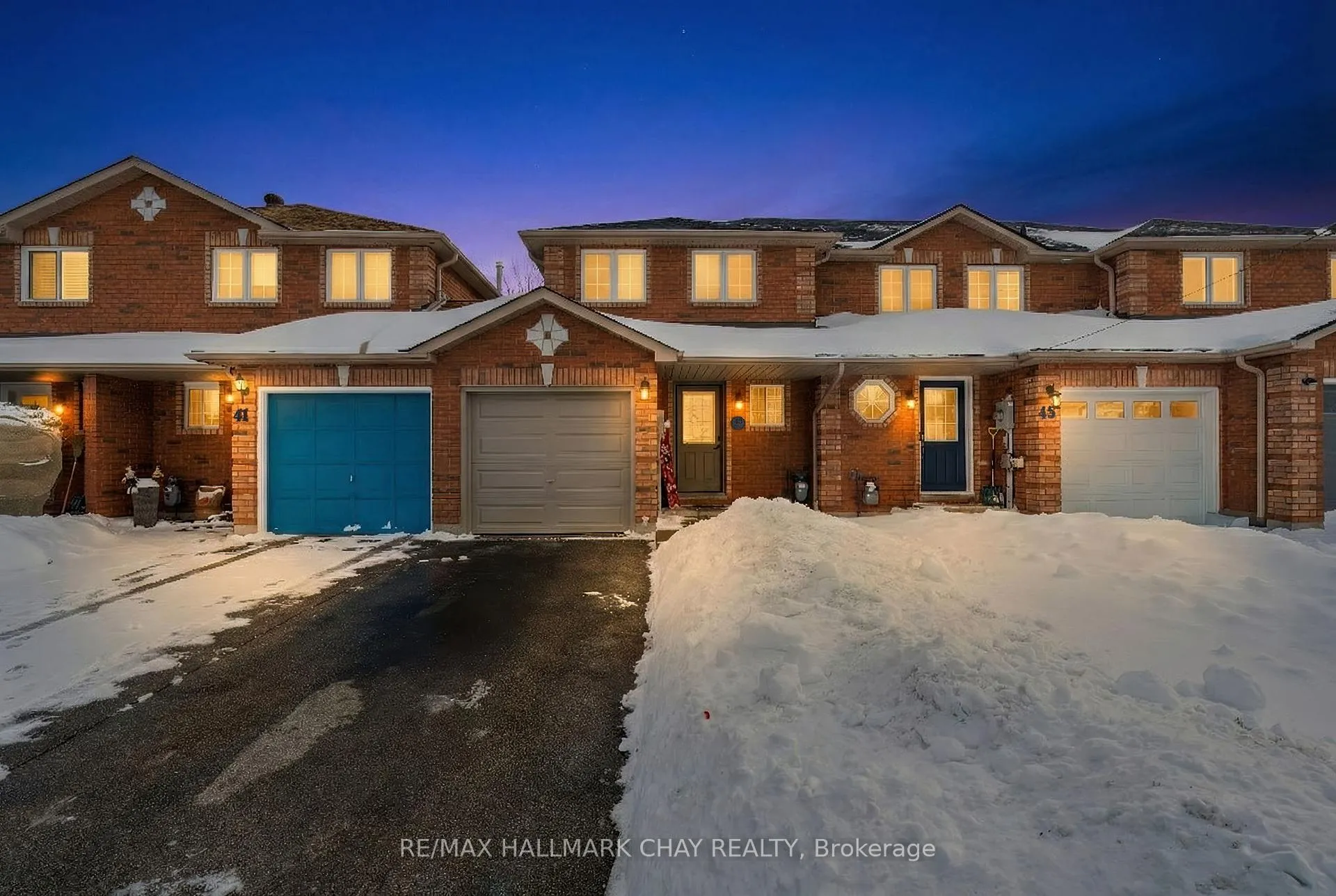 Photo 4 of 43 Srigley Street, Barrie, Holly — HOMEH