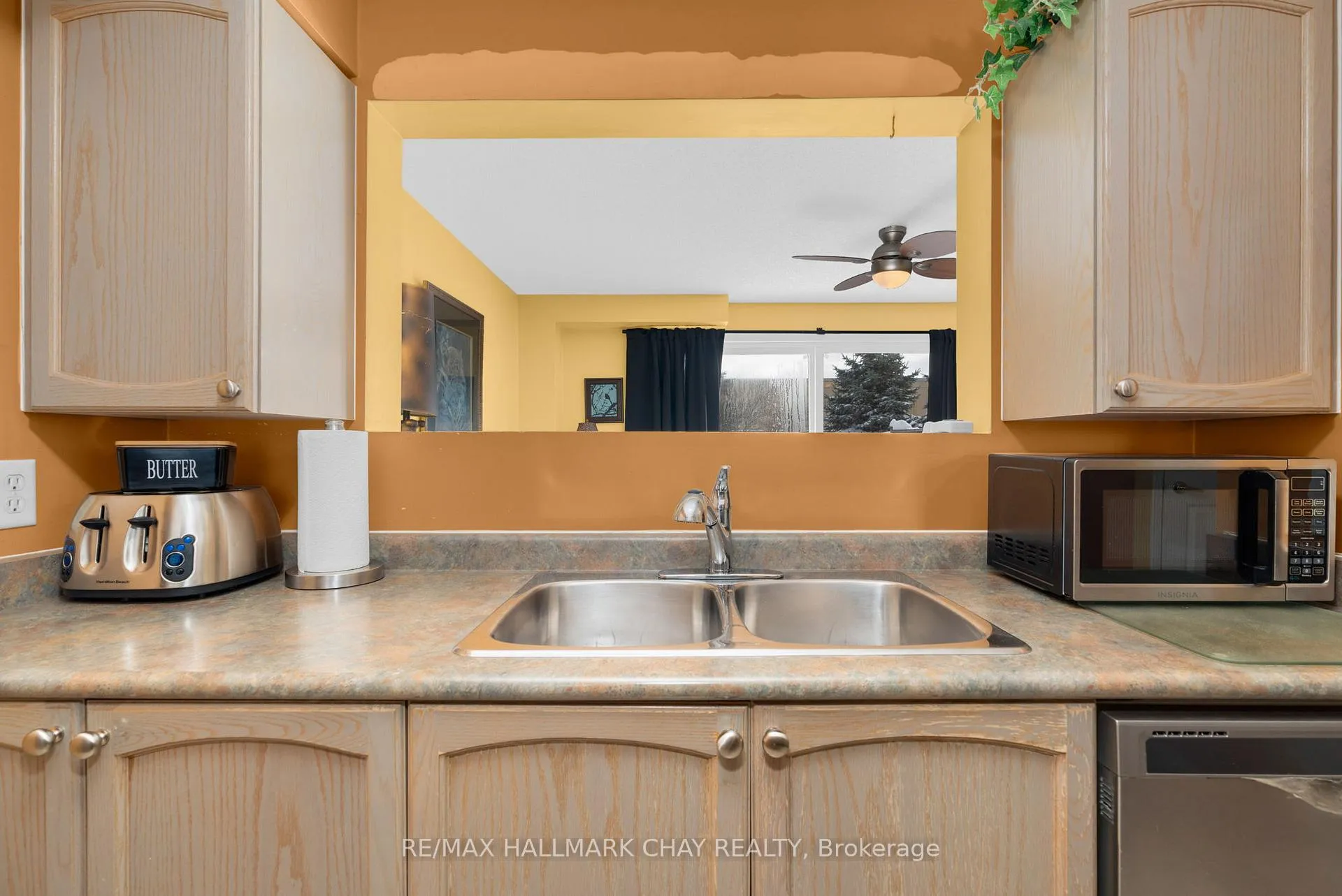 Photo 8 of 43 Srigley Street, Barrie, Holly — HOMEH