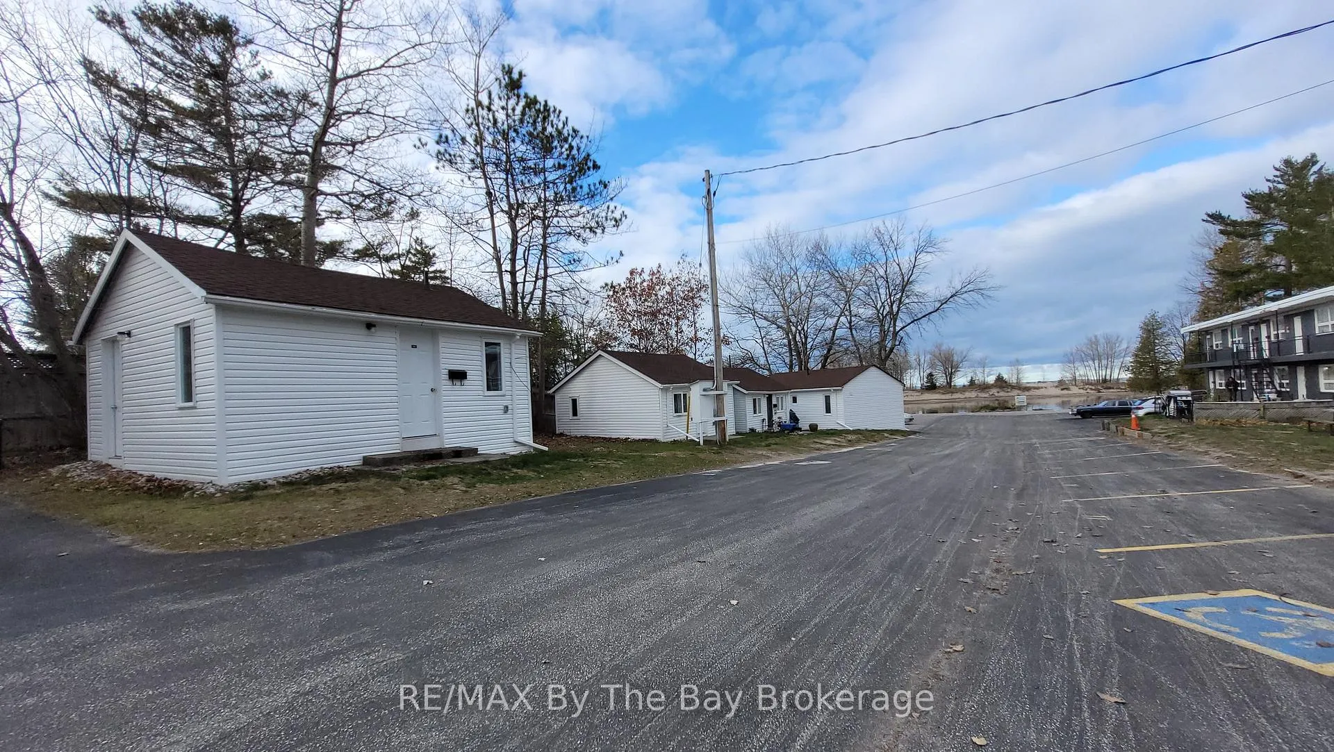 Front of Unit D04, 280 River Road E