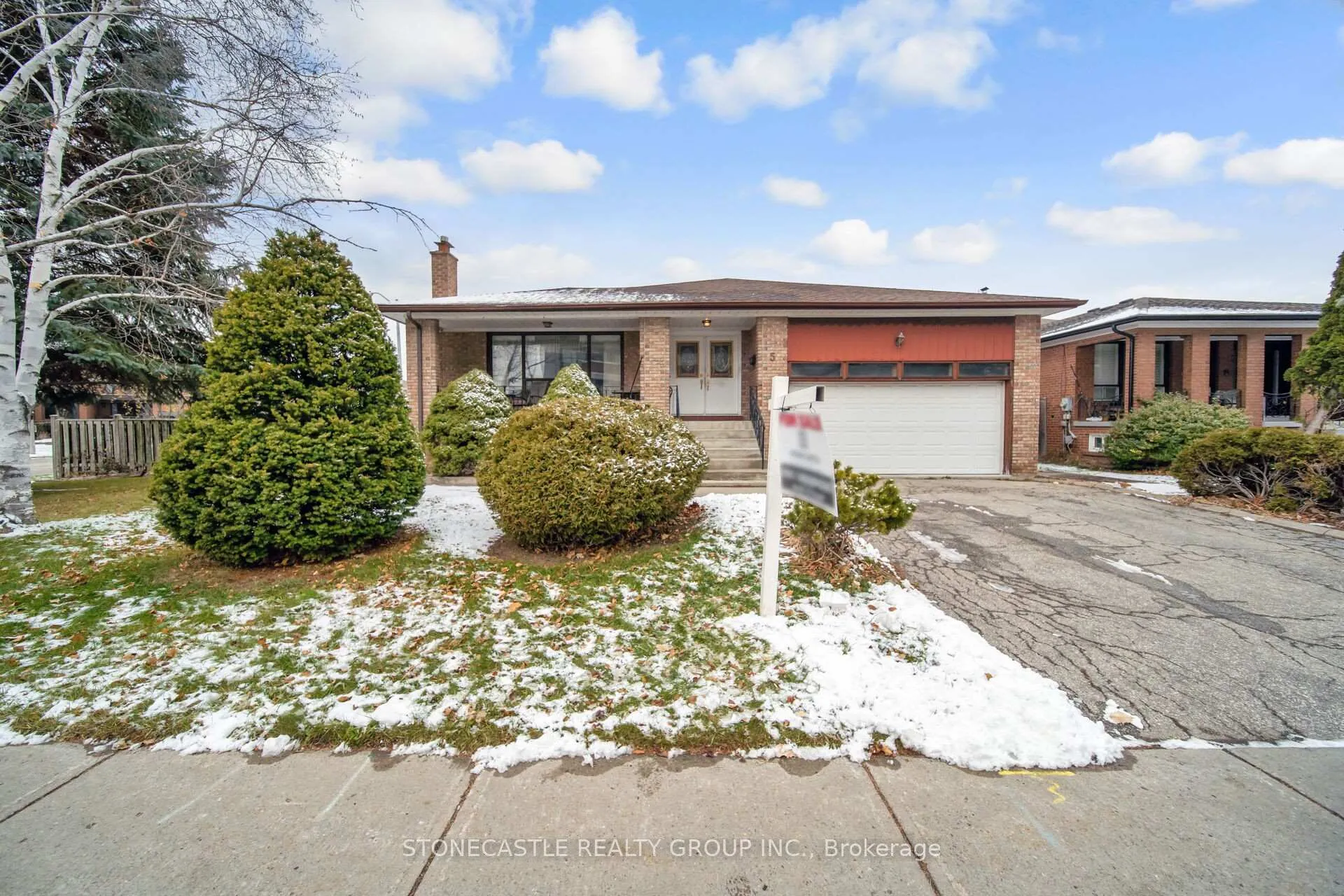 Photo 2 of 5 Francine Court, Vaughan, East Woodbridge — HOMEH