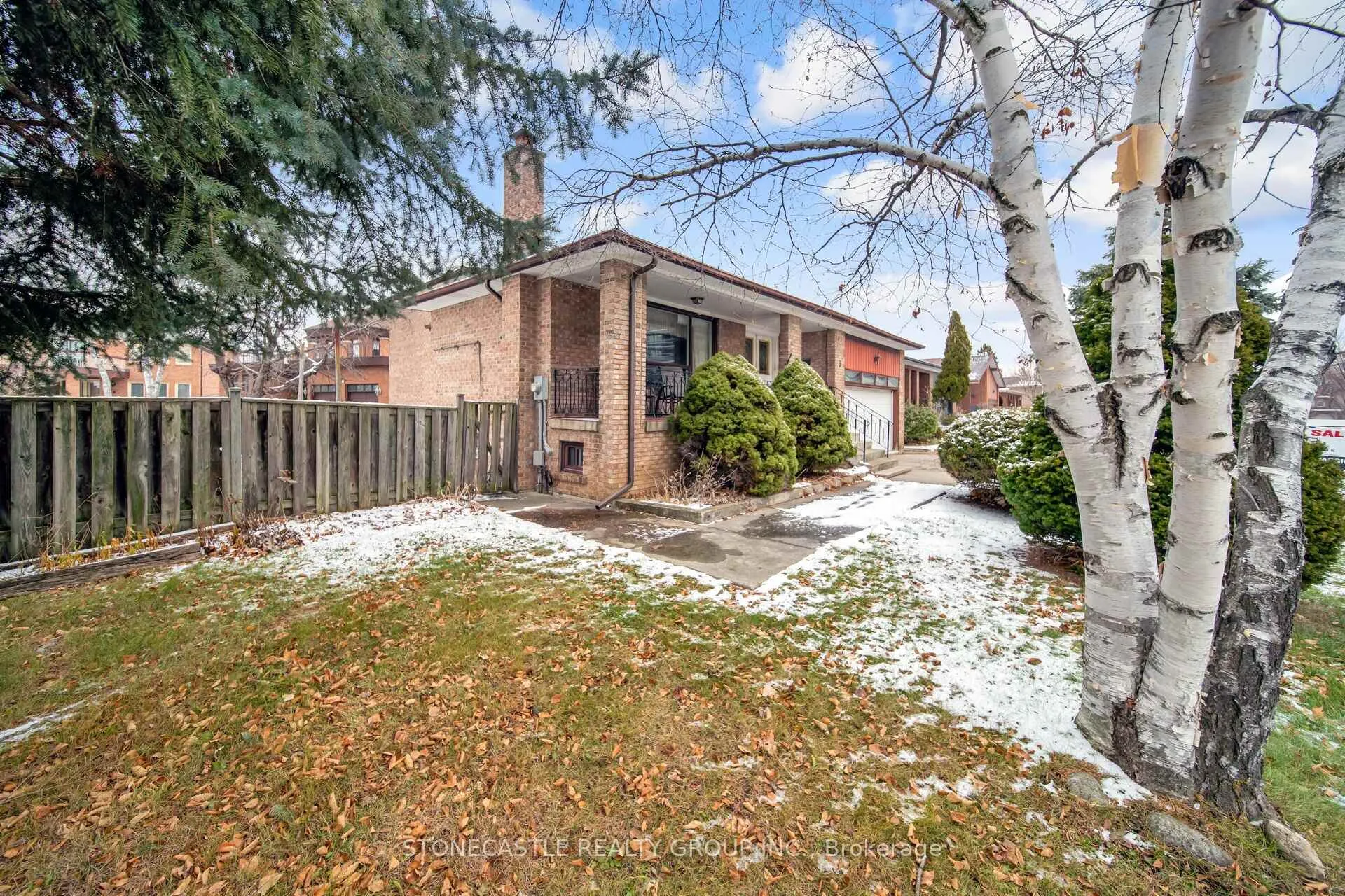 Photo 3 of 5 Francine Court, Vaughan, East Woodbridge — HOMEH