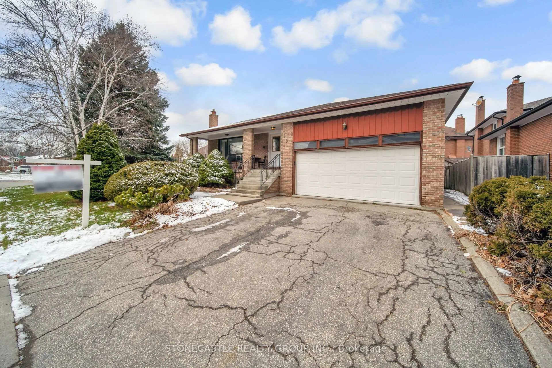 Photo 4 of 5 Francine Court, Vaughan, East Woodbridge — HOMEH