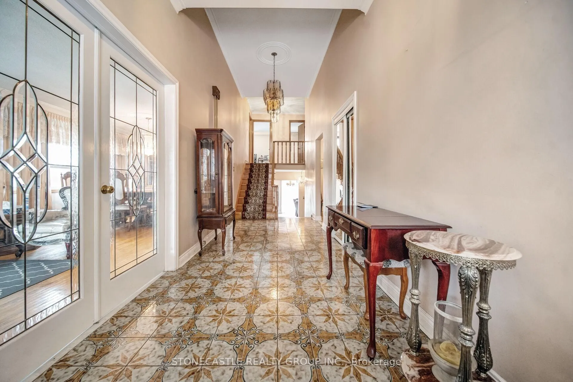 Photo 7 of 5 Francine Court, Vaughan, East Woodbridge — HOMEH