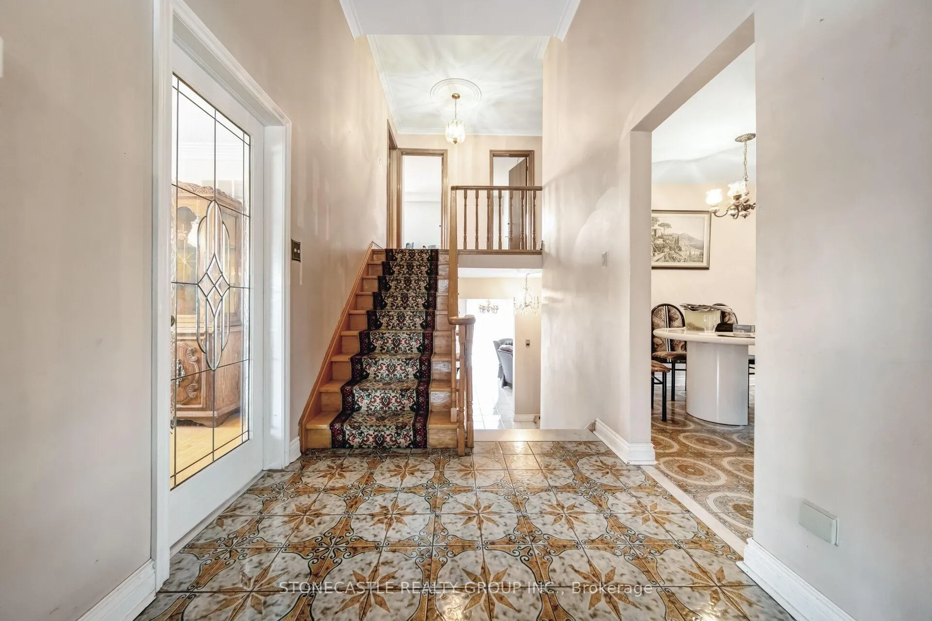 Photo 8 of 5 Francine Court, Vaughan, East Woodbridge — HOMEH