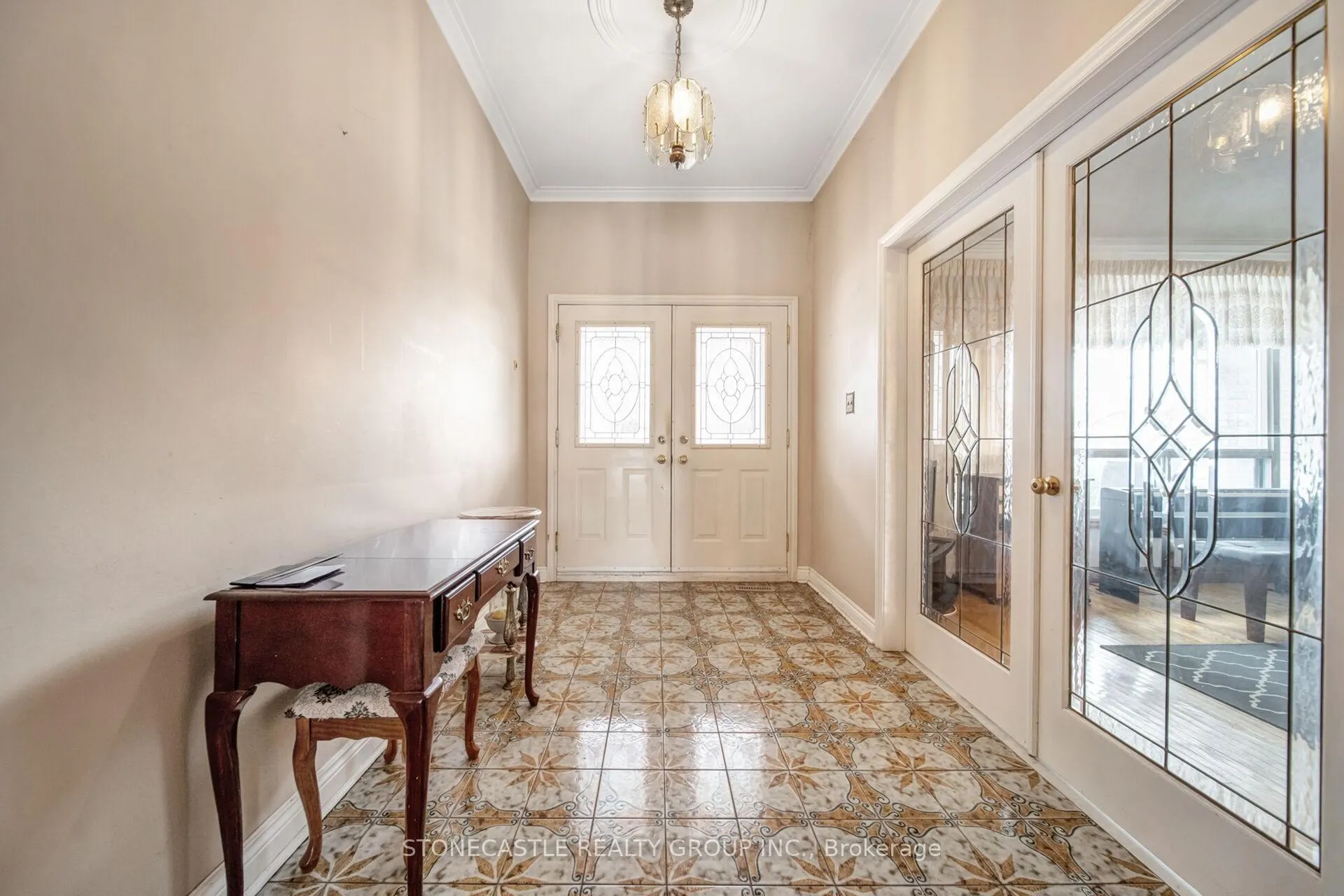 Photo 9 of 5 Francine Court, Vaughan, East Woodbridge — HOMEH