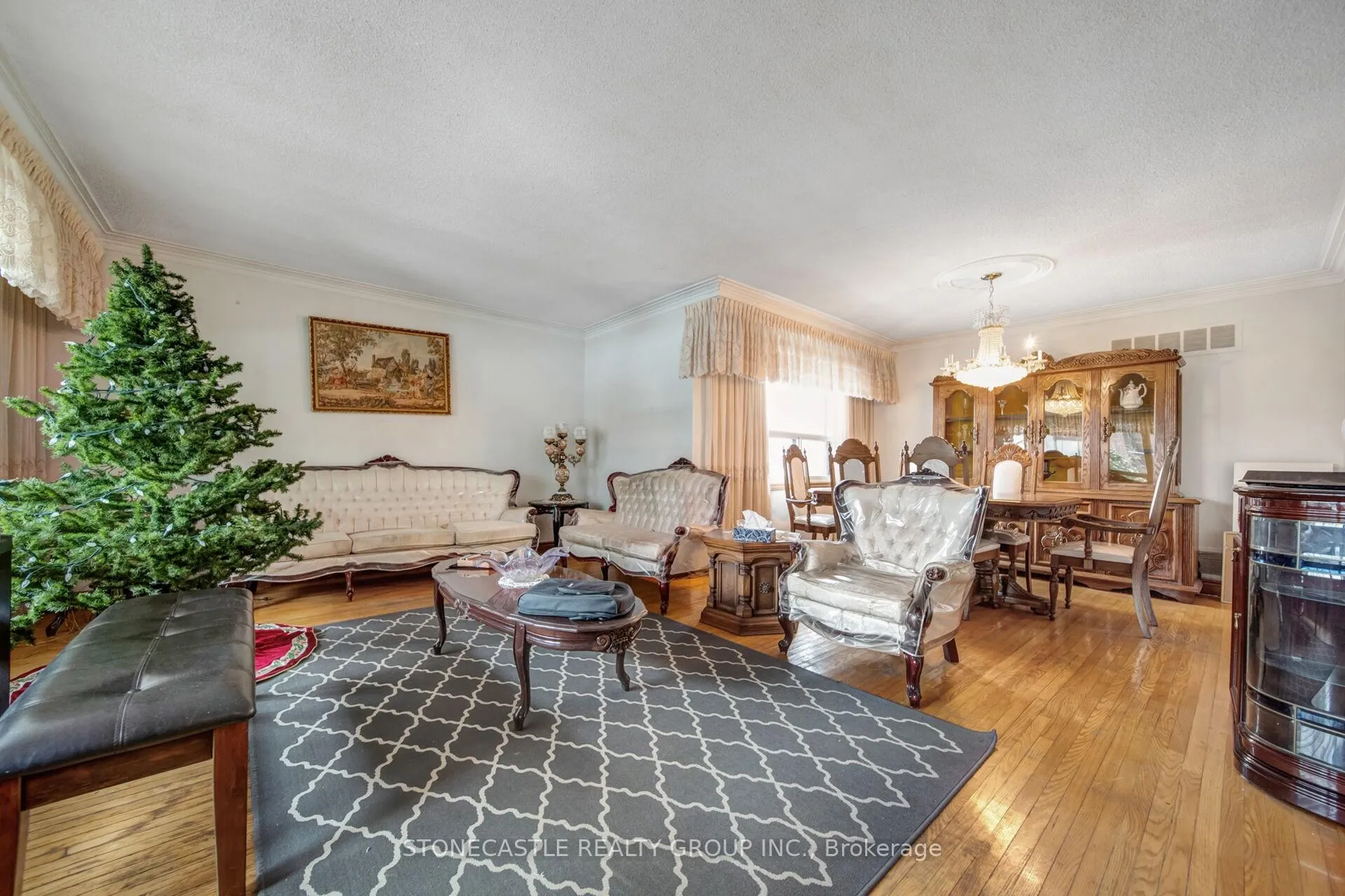 Photo 11 of 5 Francine Court, Vaughan, East Woodbridge — HOMEH