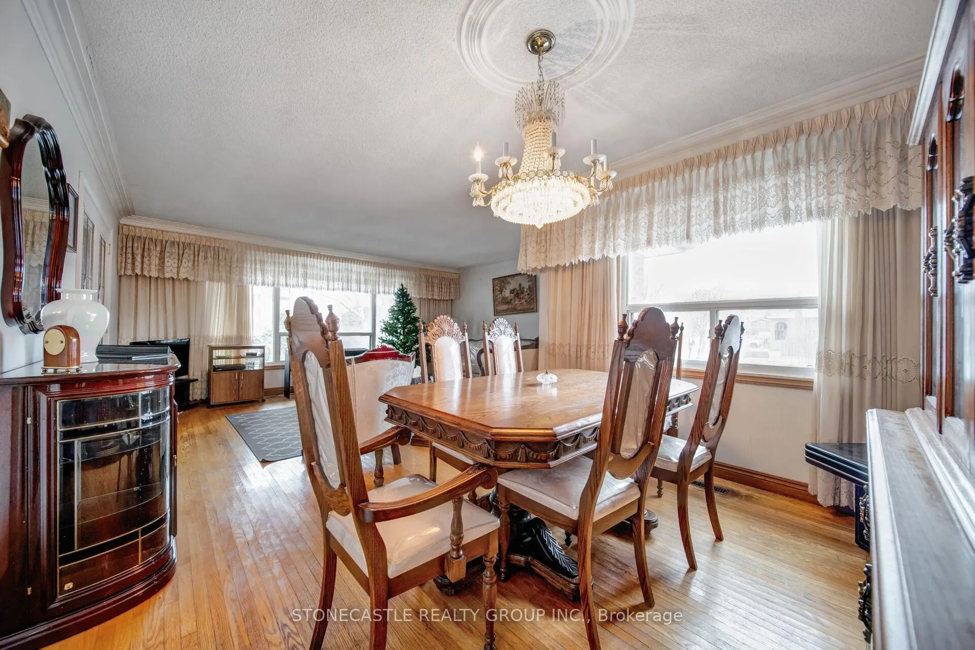 Photo 14 of 5 Francine Court, Vaughan, East Woodbridge — HOMEH