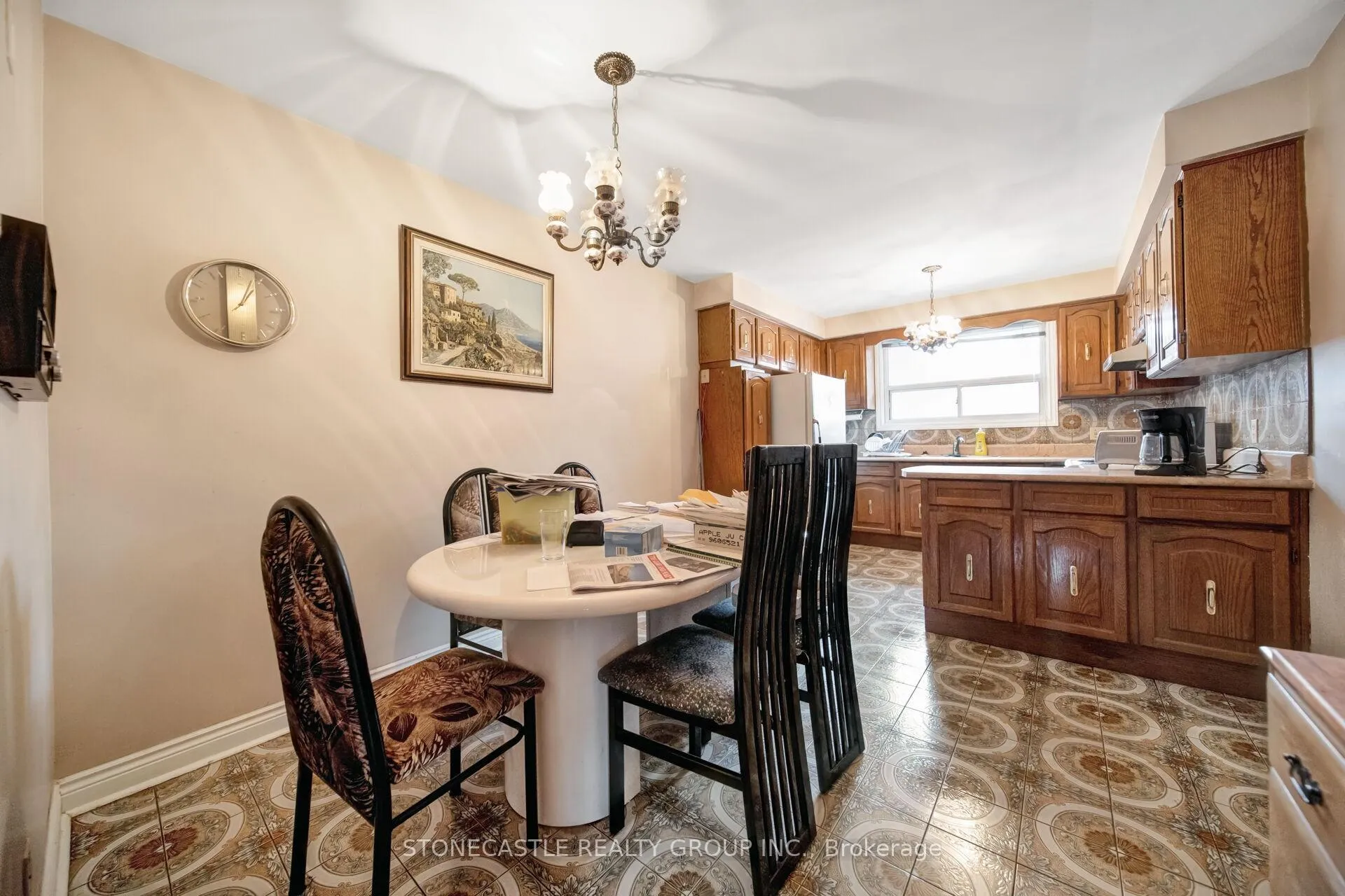 Photo 16 of 5 Francine Court, Vaughan, East Woodbridge — HOMEH