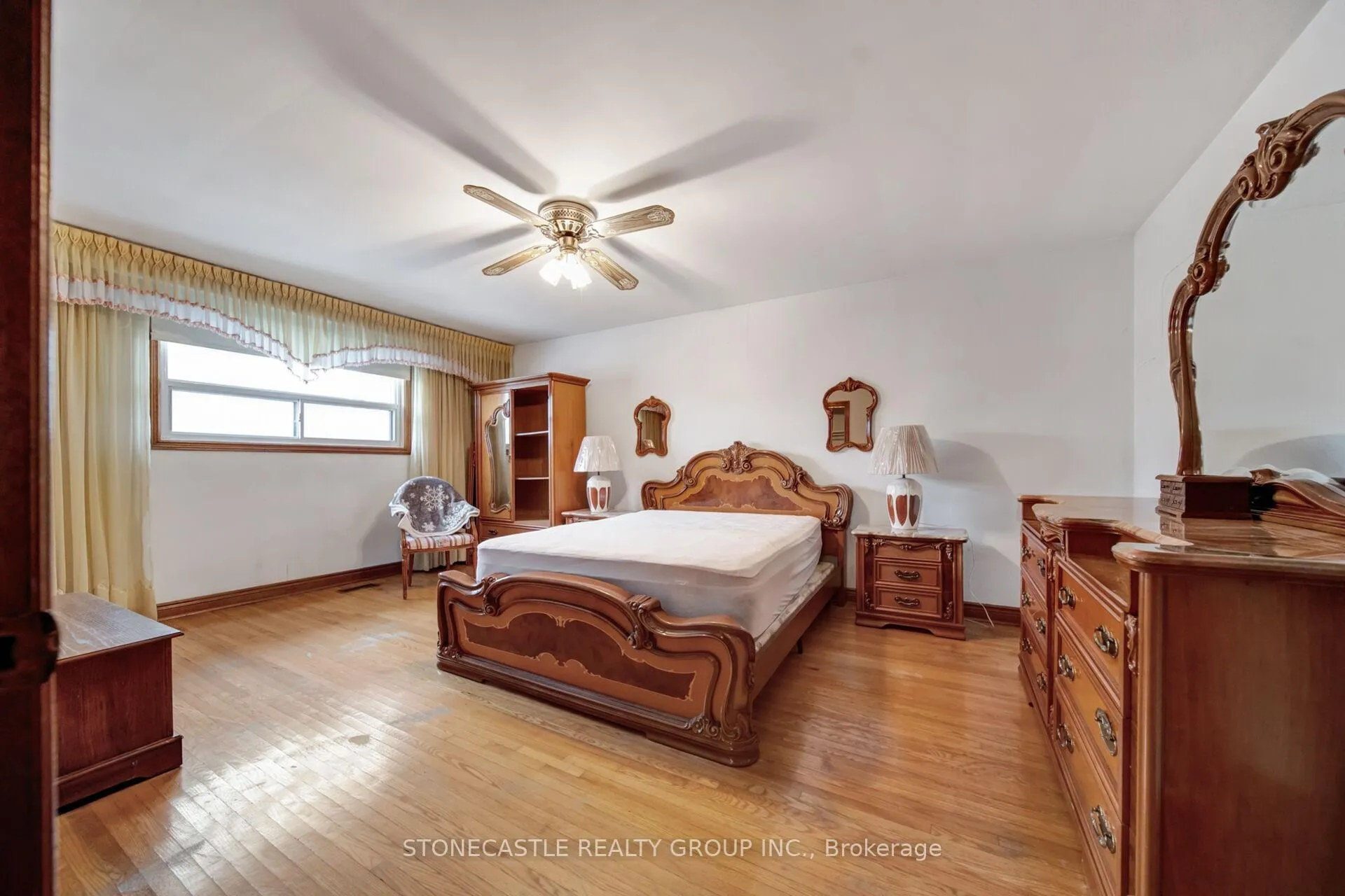 Photo 21 of 5 Francine Court, Vaughan, East Woodbridge — HOMEH