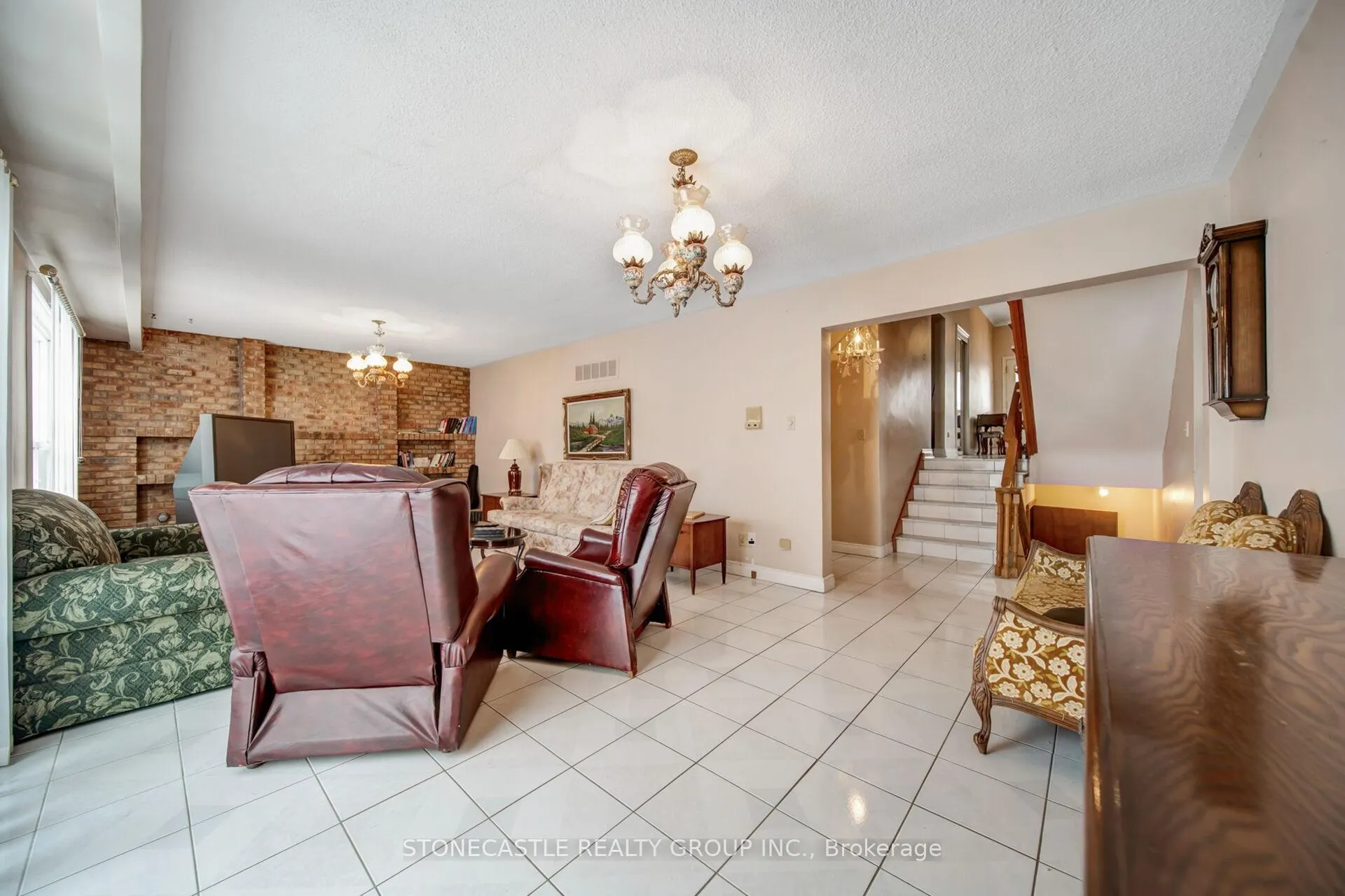 Photo 31 of 5 Francine Court, Vaughan, East Woodbridge — HOMEH