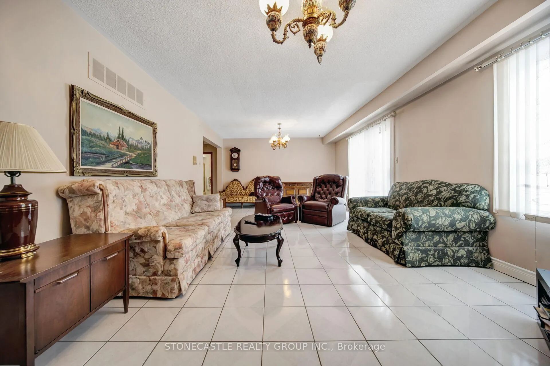 Photo 33 of 5 Francine Court, Vaughan, East Woodbridge — HOMEH