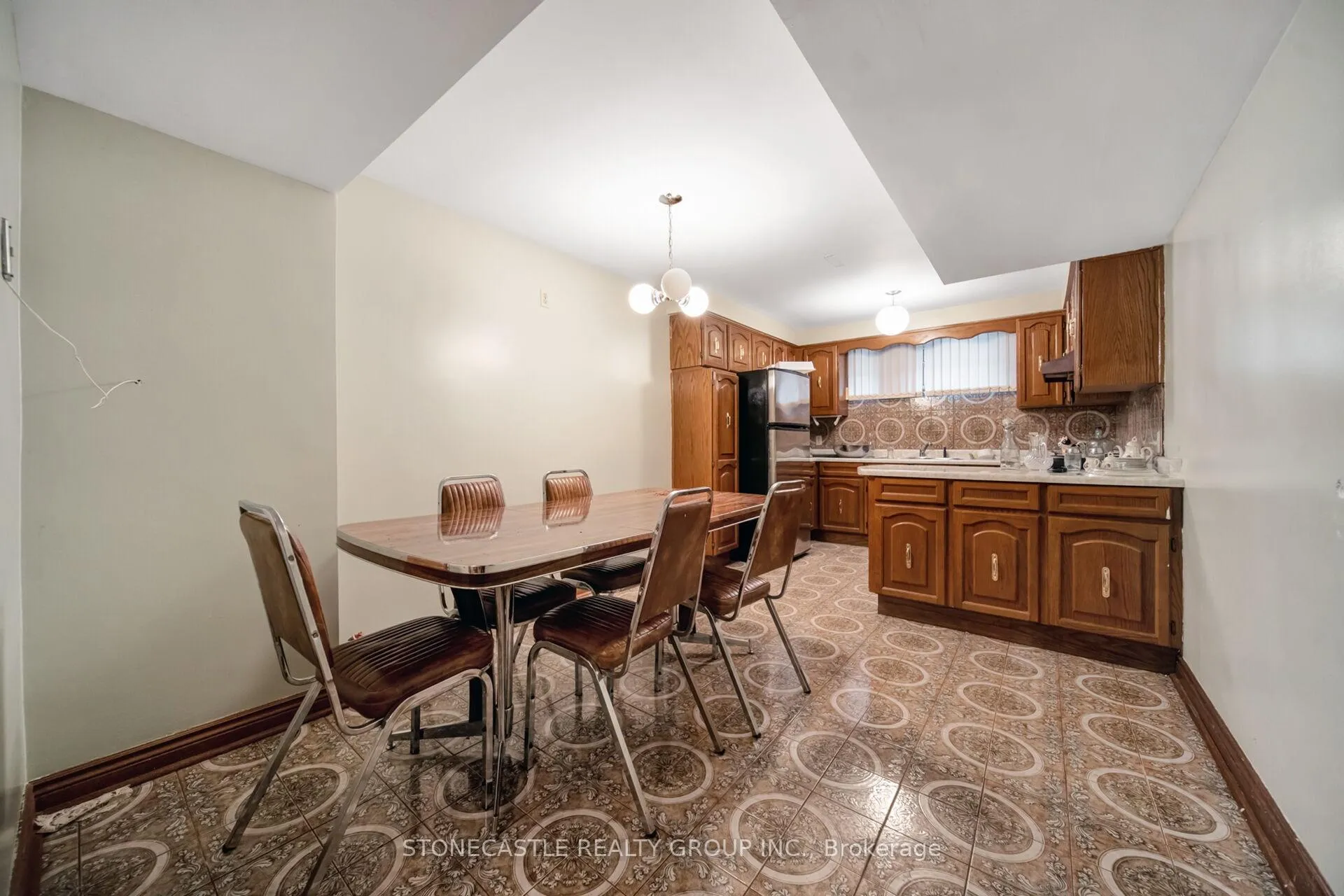 Photo 40 of 5 Francine Court, Vaughan, East Woodbridge — HOMEH