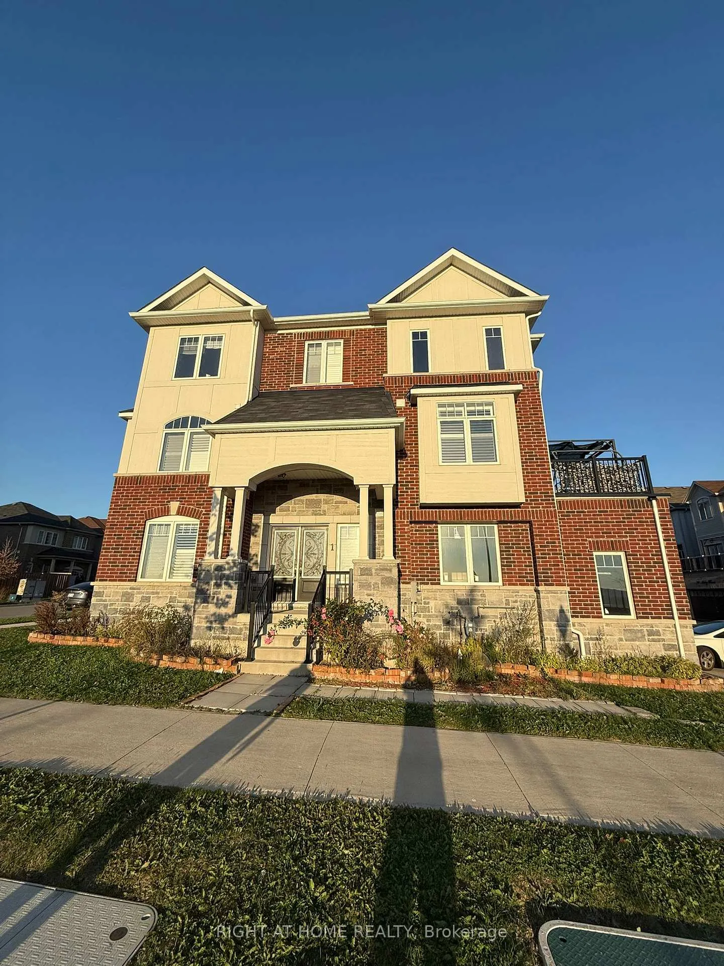 Photo 1 of 1 Mortlock Street E, Ajax, Central East — HOMEH