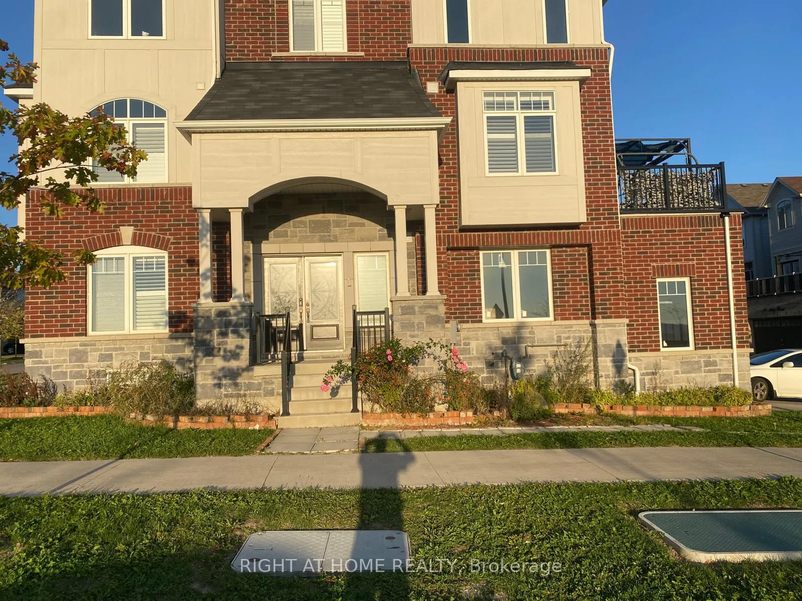Photo 3 of 1 Mortlock Street E, Ajax, Central East — HOMEH