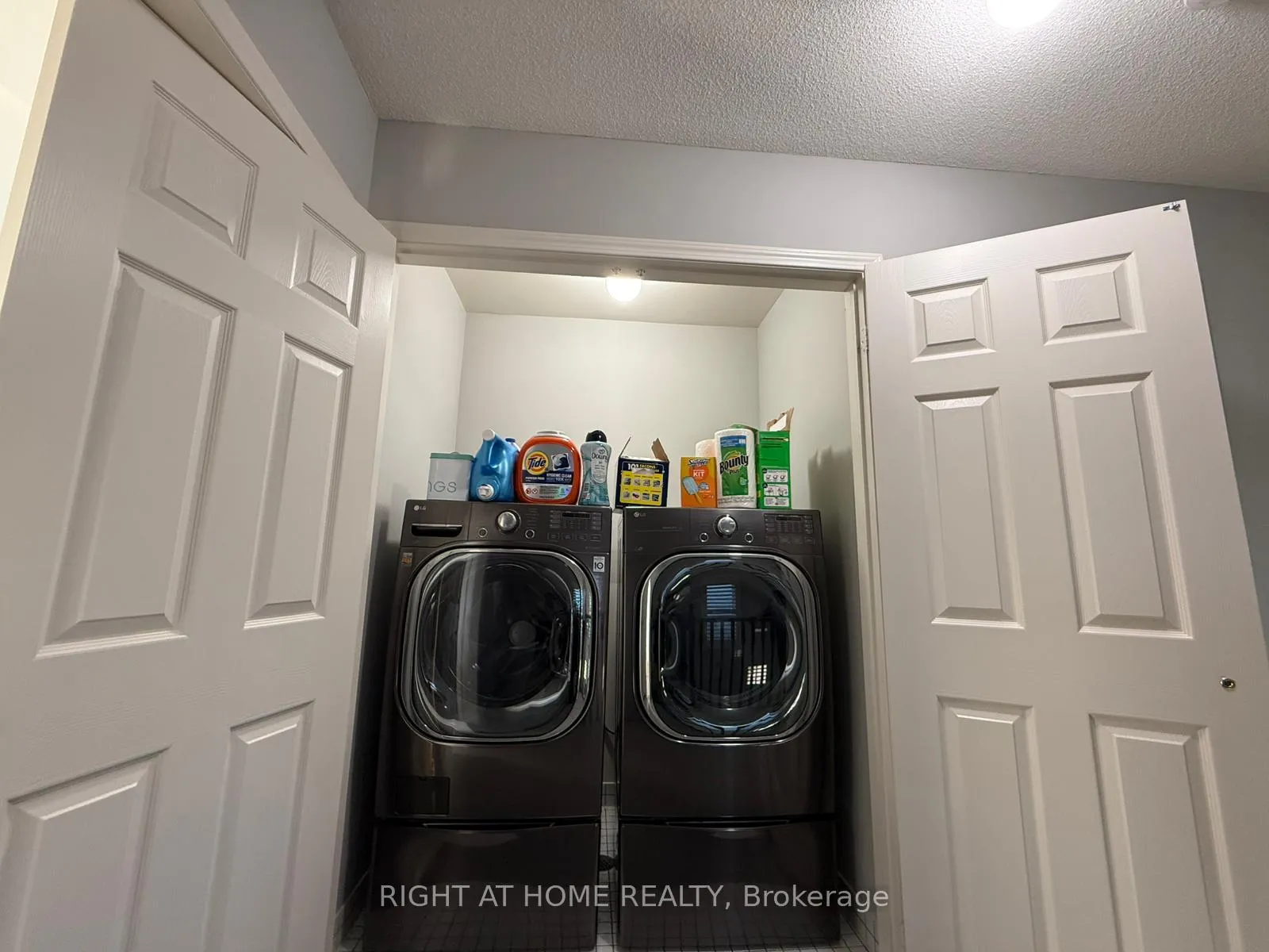 Photo 27 of 1 Mortlock Street E, Ajax, Central East — HOMEH