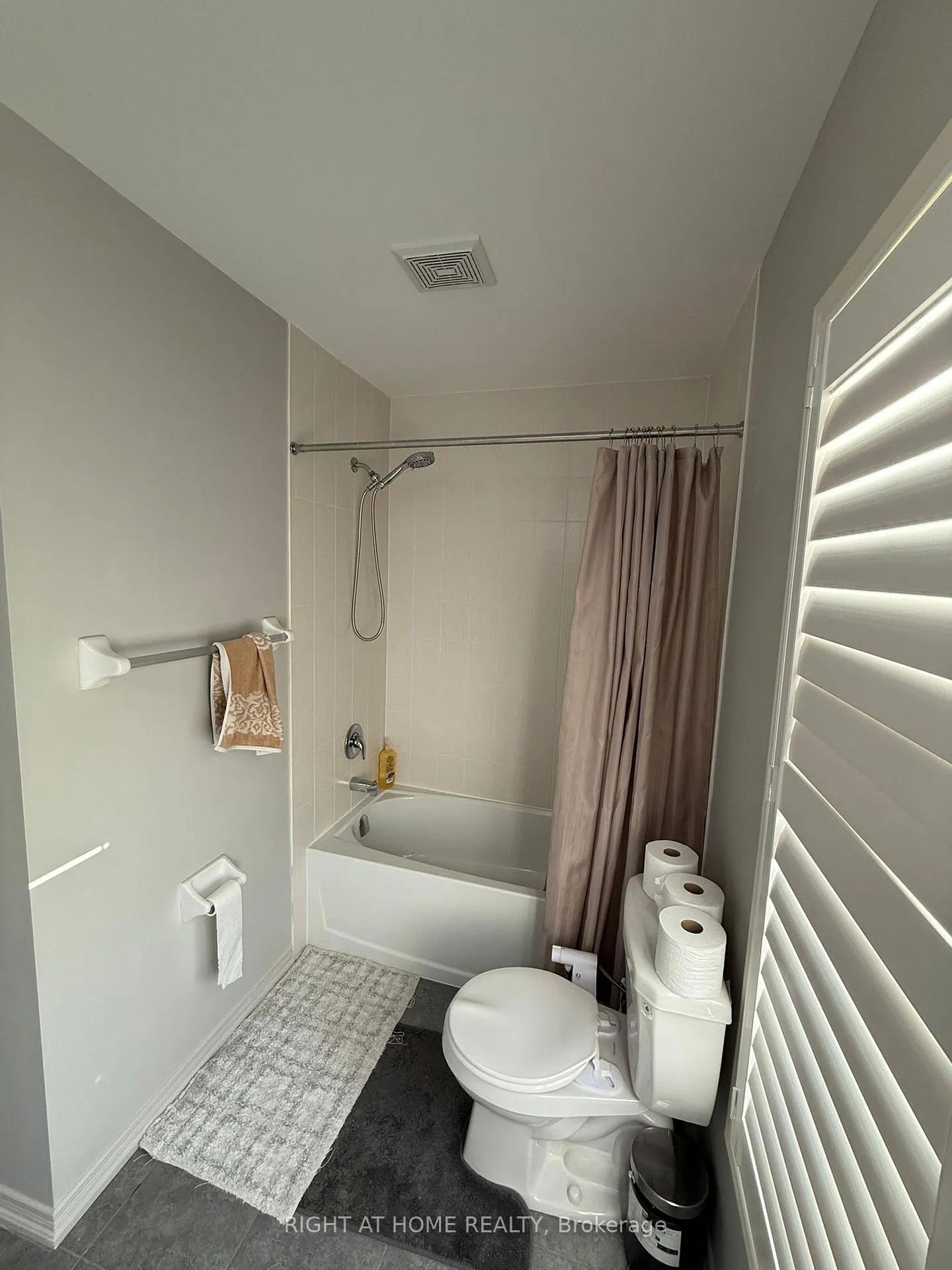Photo 28 of 1 Mortlock Street E, Ajax, Central East — HOMEH